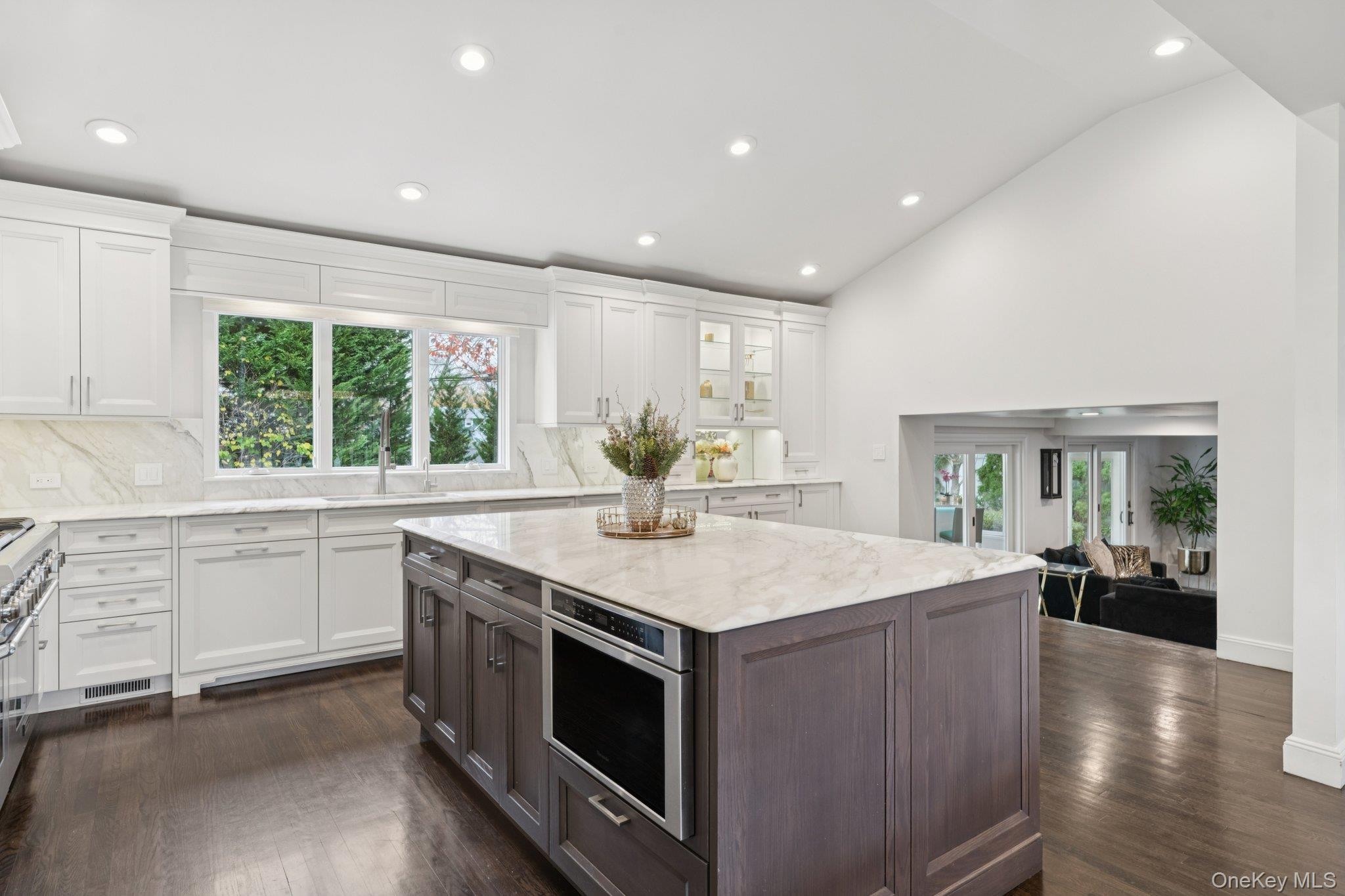 #19 photo, 5 Culver Court, Melville , NY 11747