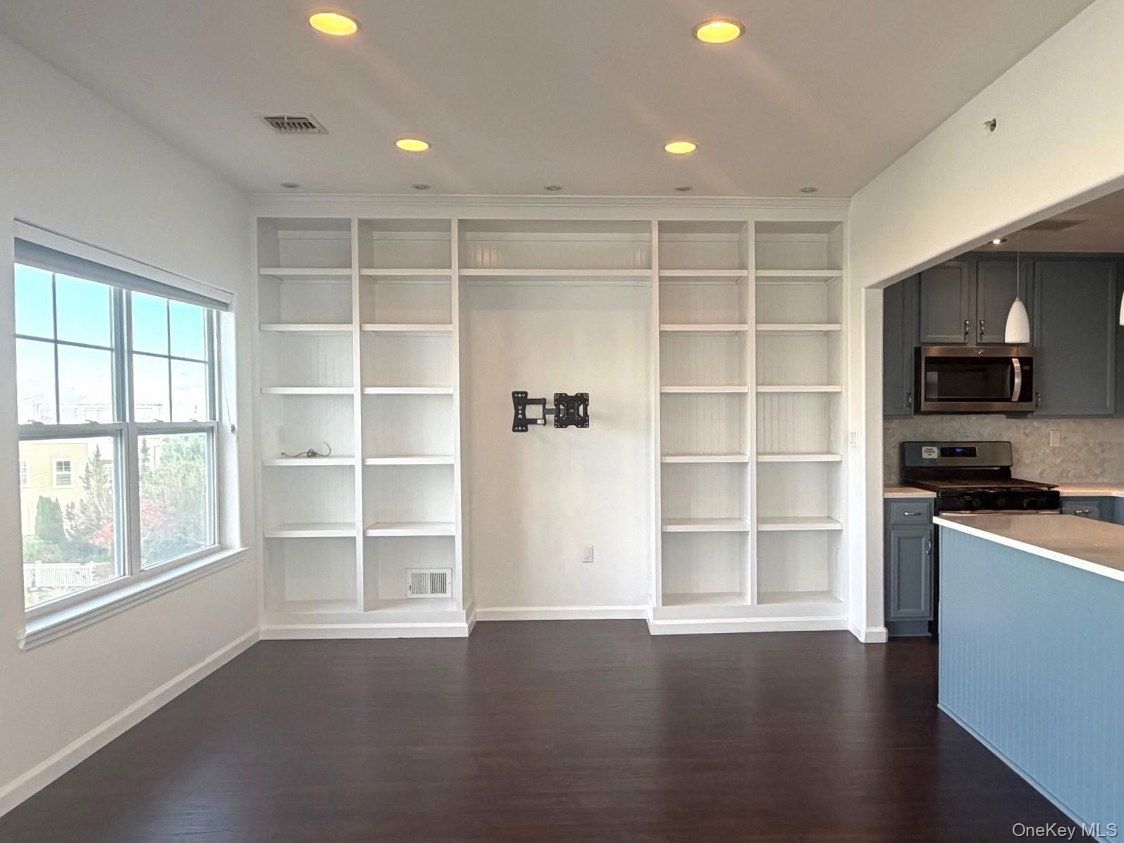 #8 photo, 7024 Sandy Dune Way, Arverne , NY 11692