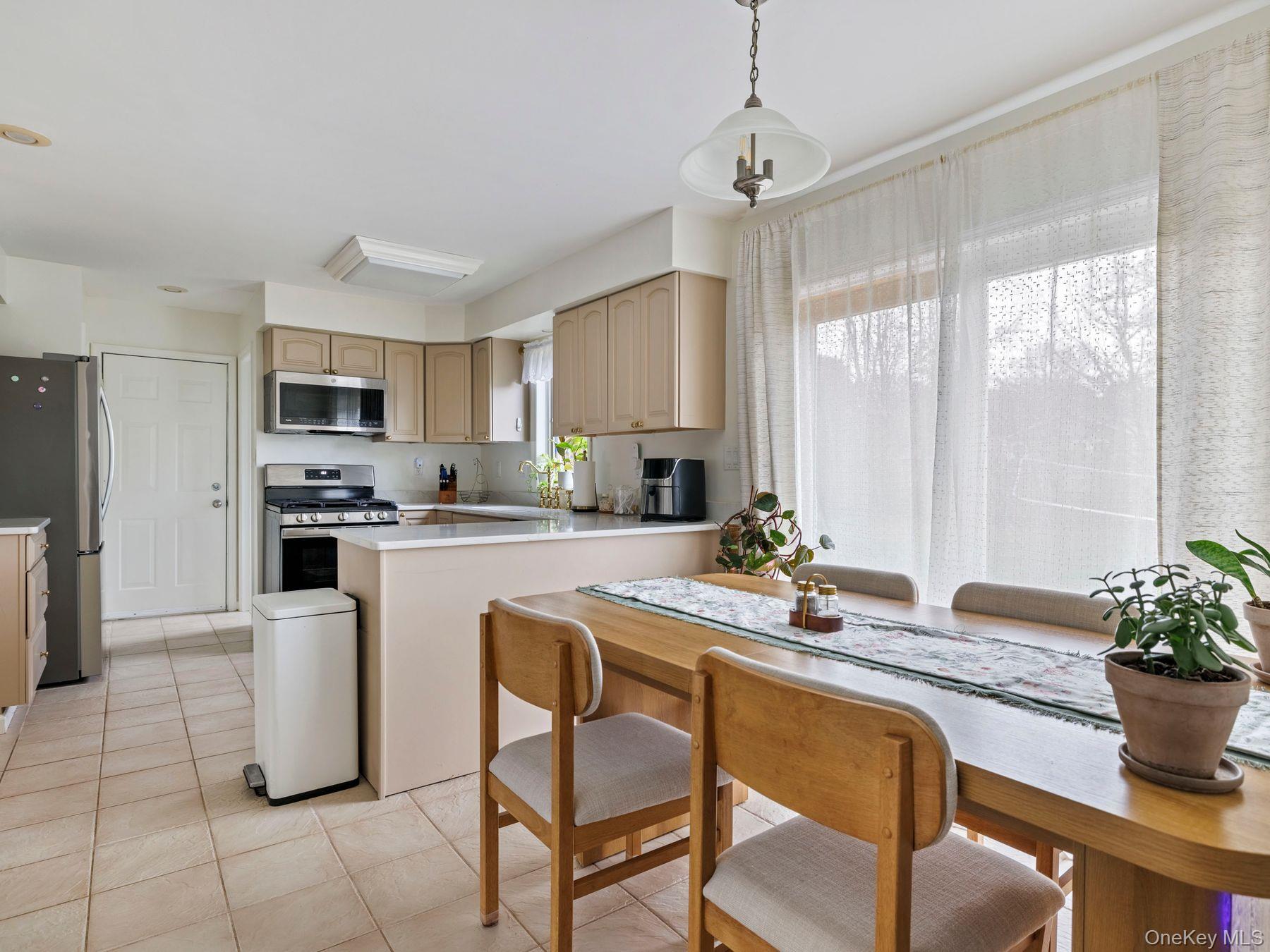 #11 photo, 91 Canterbury Drive, Saugerties , NY 12477