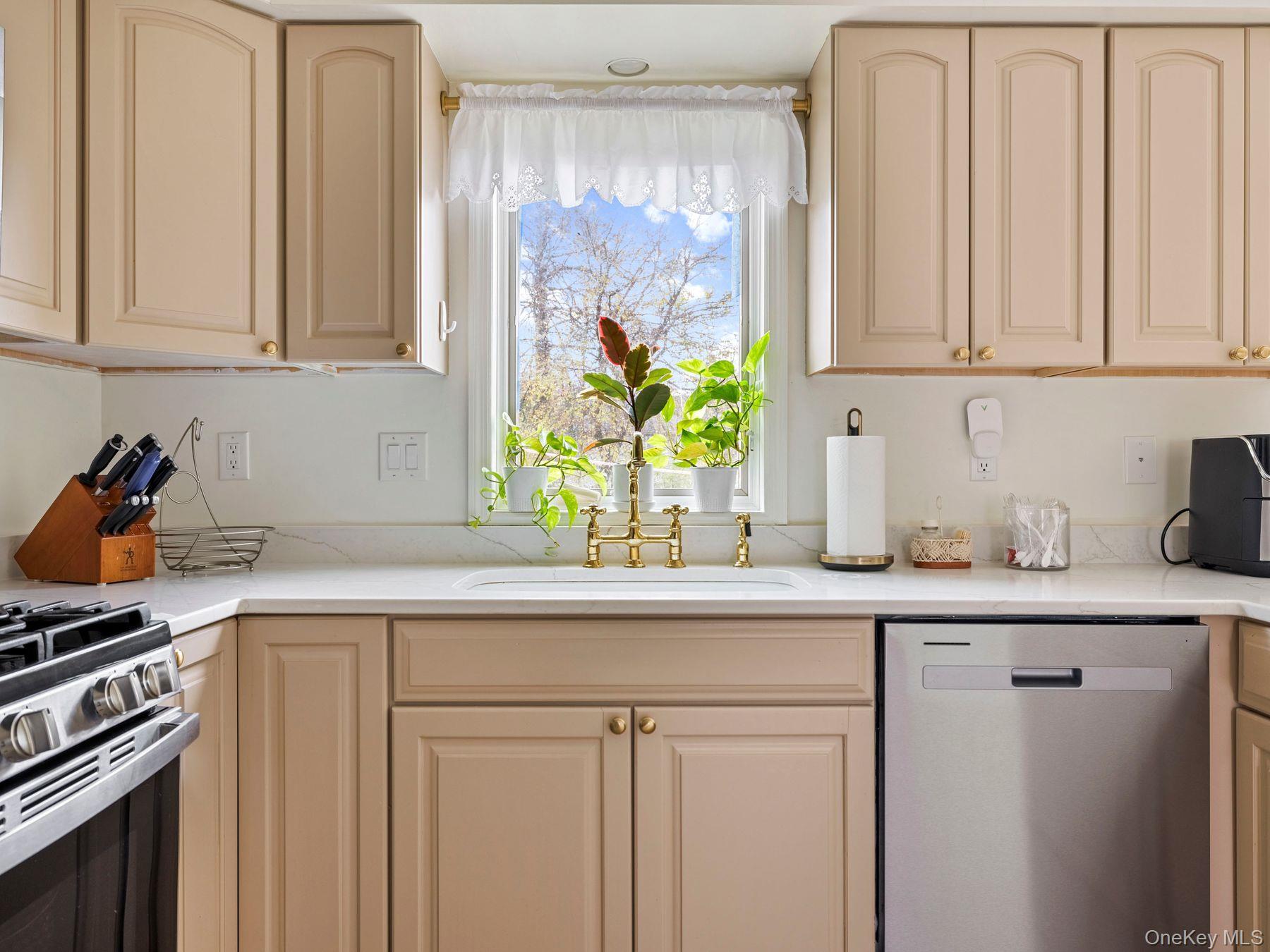 #13 photo, 91 Canterbury Drive, Saugerties , NY 12477