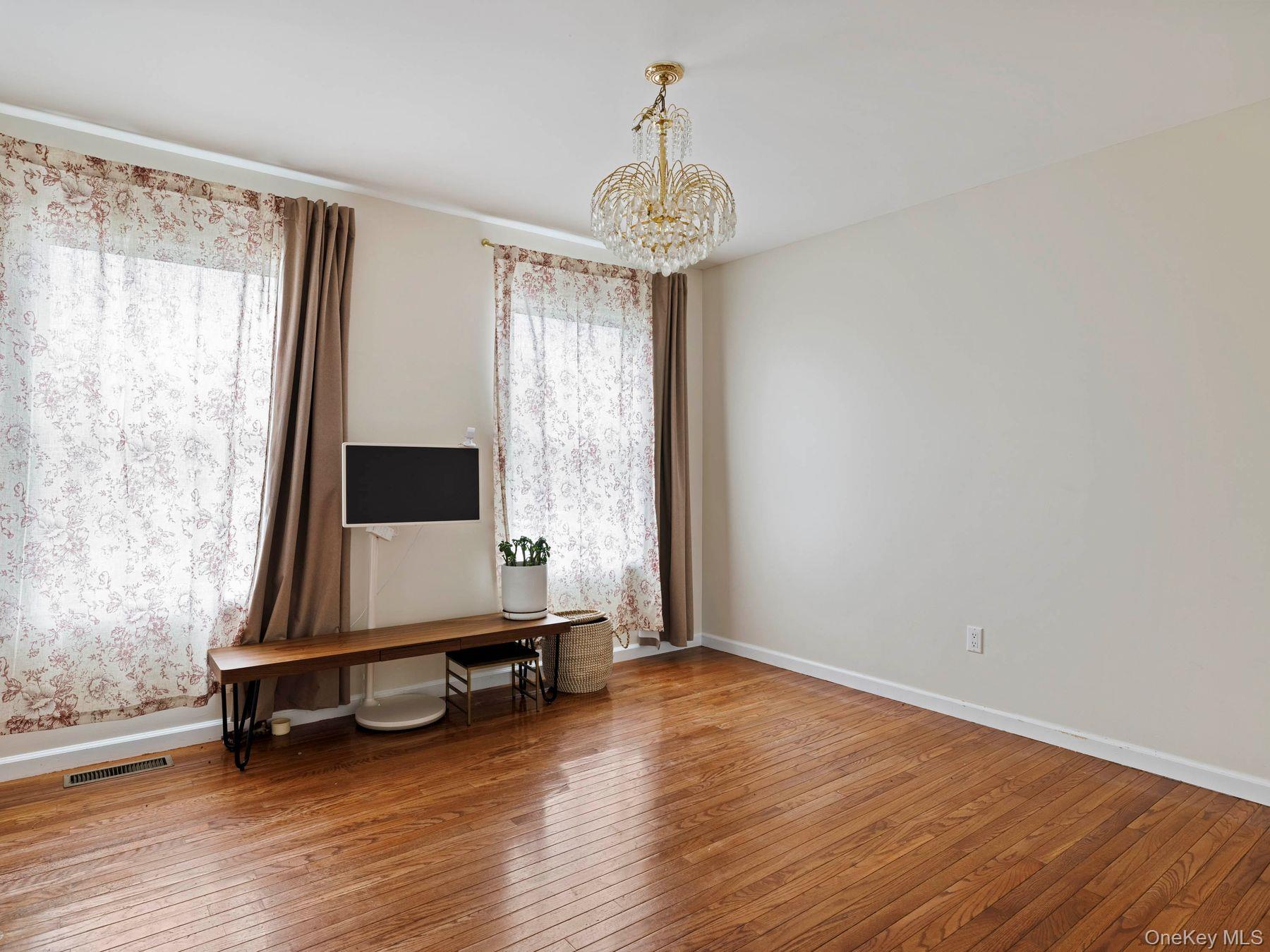 #4 photo, 91 Canterbury Drive, Saugerties , NY 12477