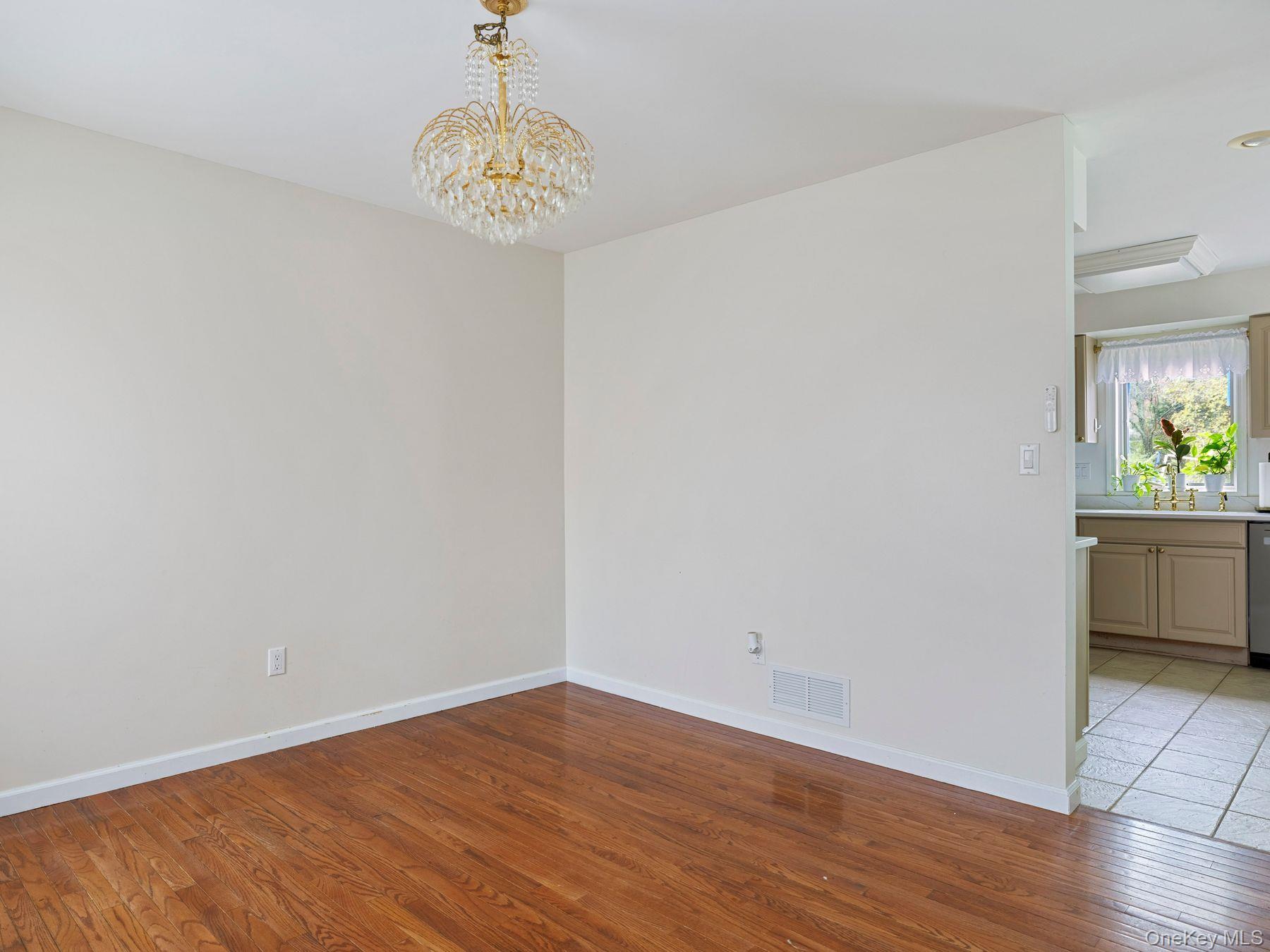 #5 photo, 91 Canterbury Drive, Saugerties , NY 12477