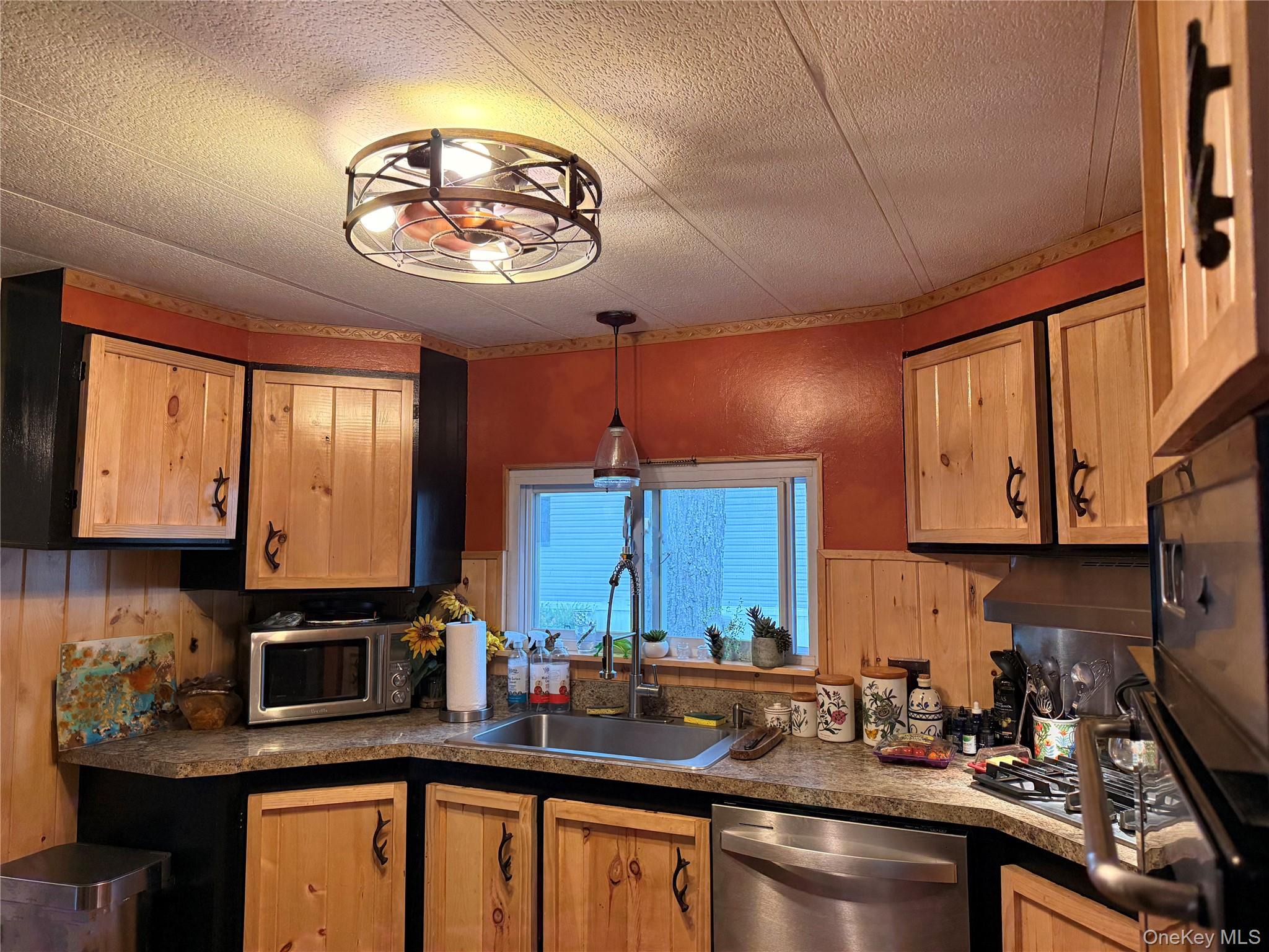 #6 photo, 3 Pine Court, Bloomingburg , NY 12721