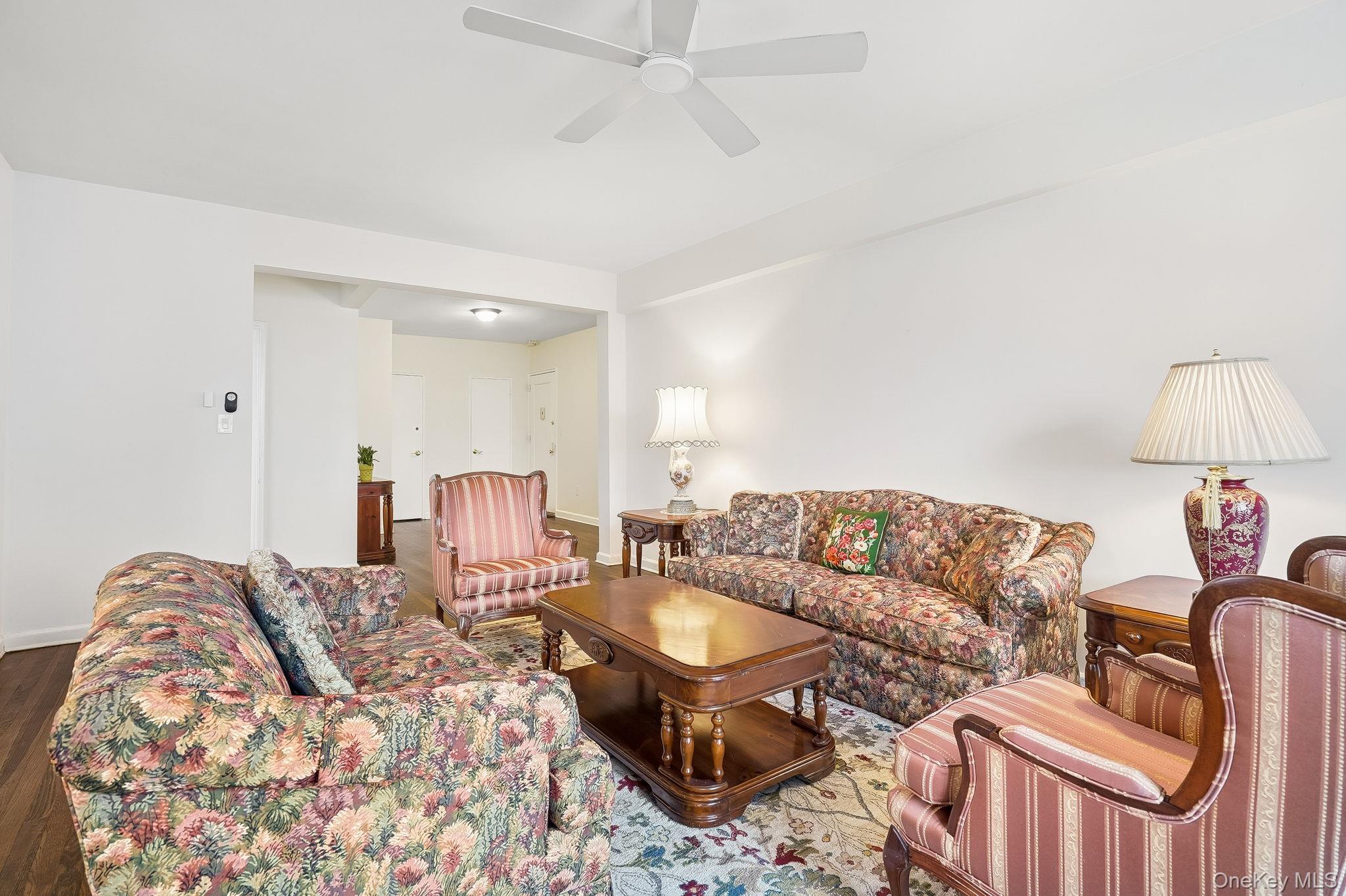 #12 photo, 2 Overlook Road, White Plains , NY 10605