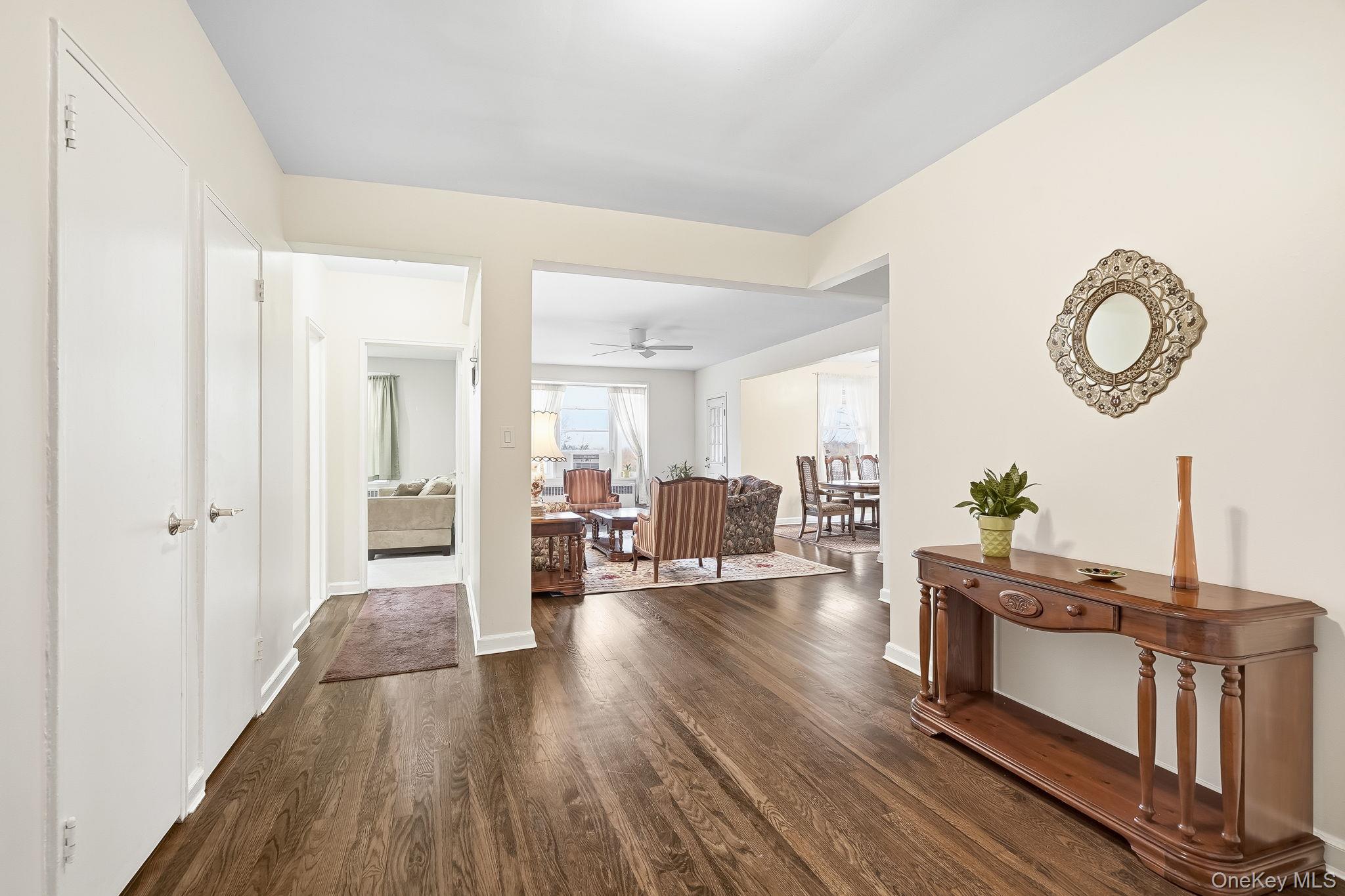 #8 photo, 2 Overlook Road, White Plains , NY 10605