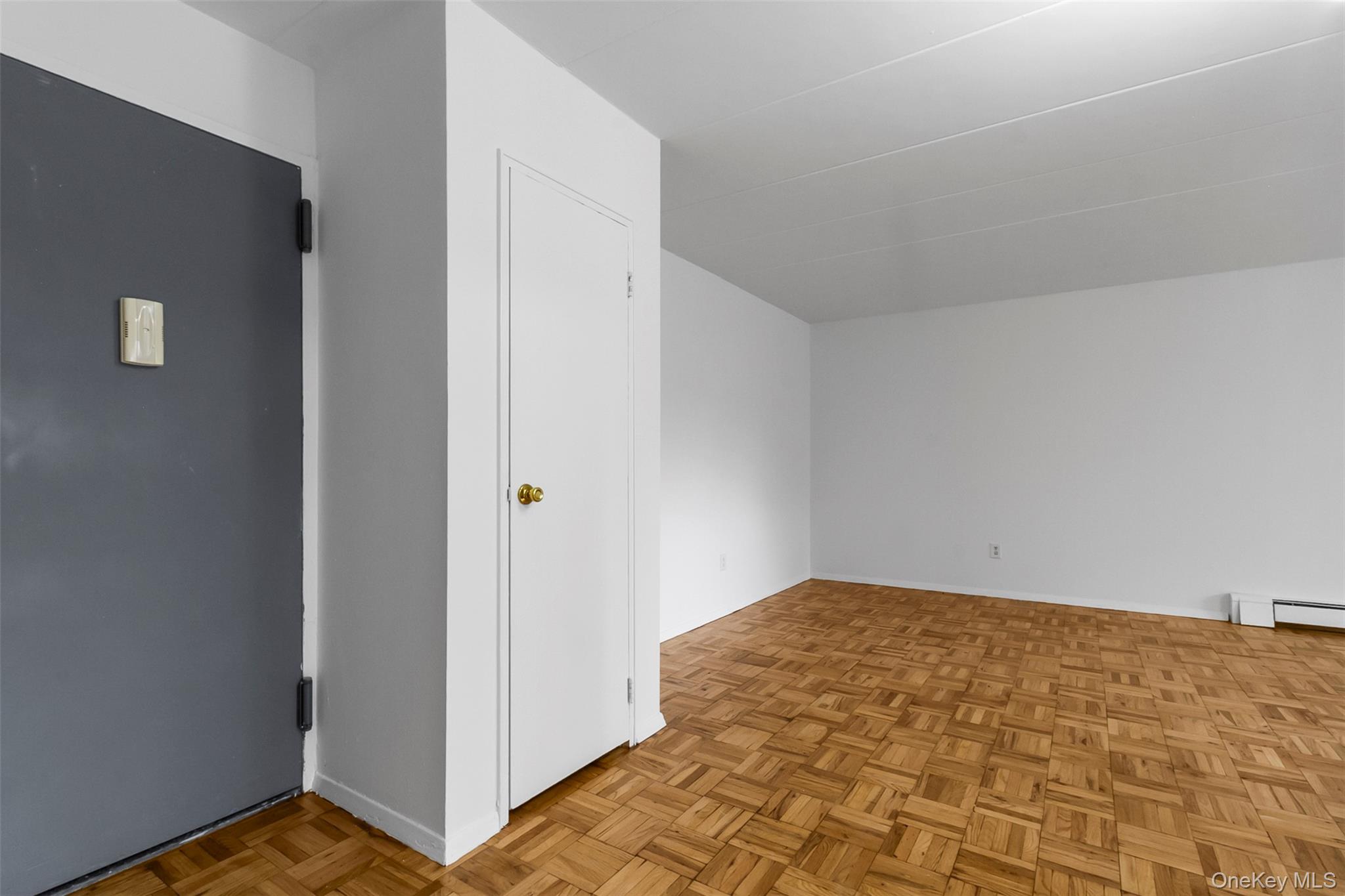 #8 photo, 372 Central Park Avenue, Scarsdale , NY 10583