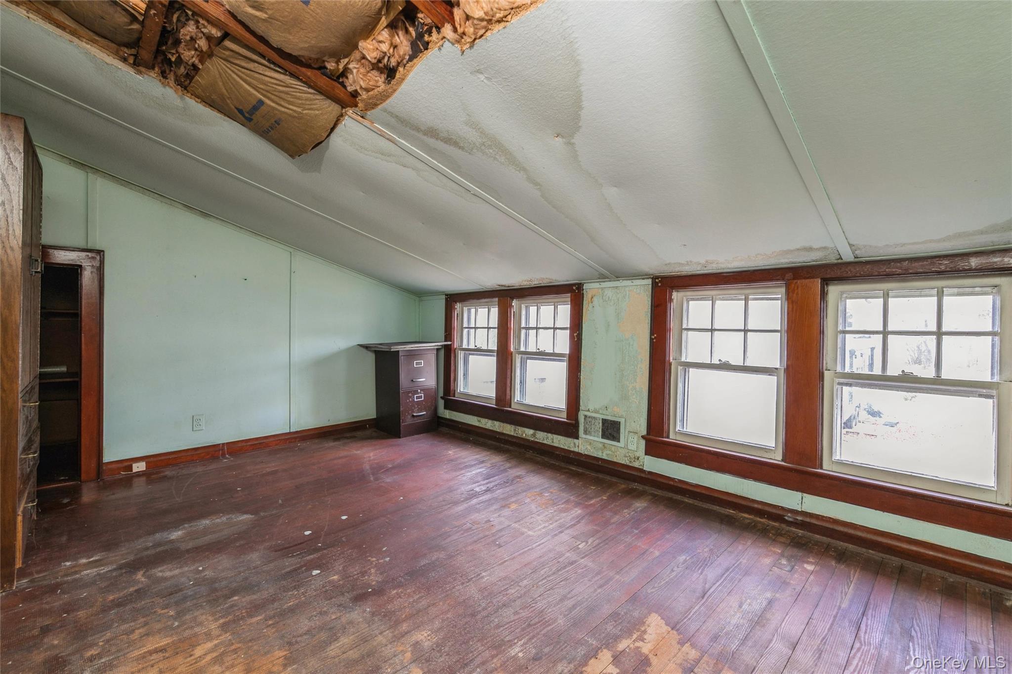 #19 photo, 84 Riviera Drive, Mastic , NY 11950