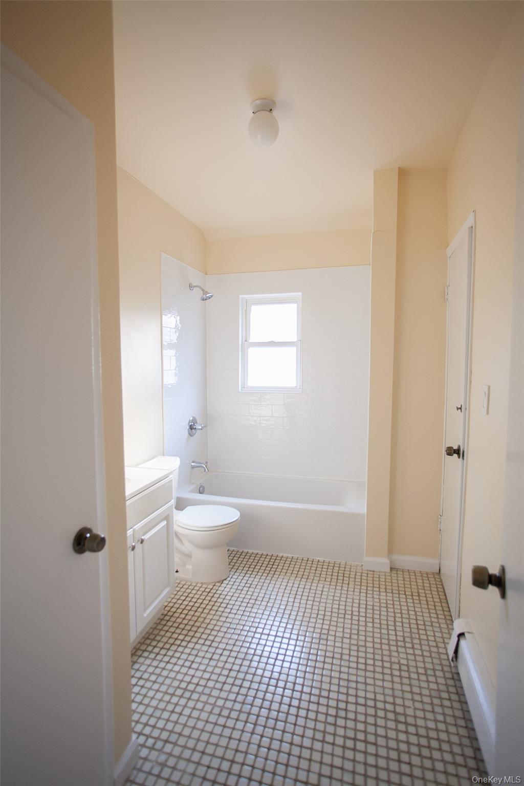 #9 photo, 35 W Olive Street, Long Beach , NY 11561