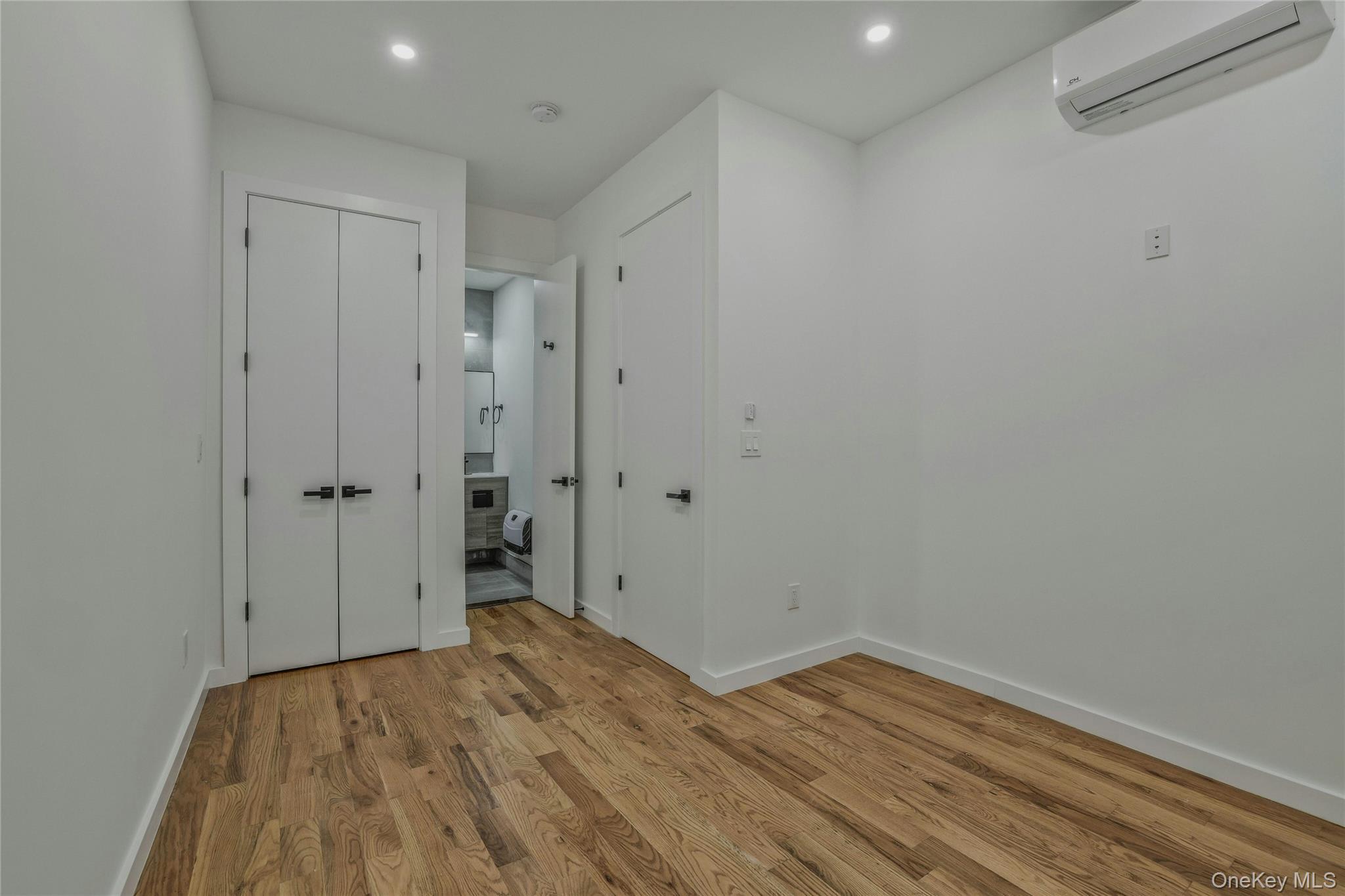 #7 photo, 21 Essex Street, Brooklyn , NY 11208