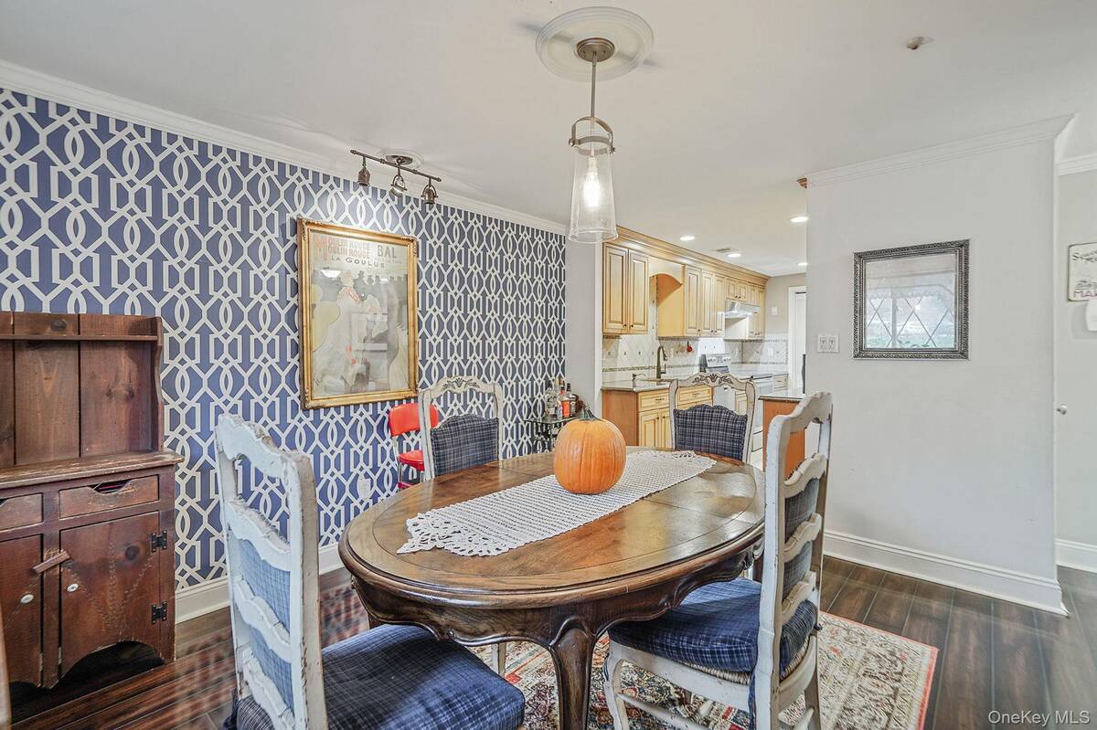 #8 photo, 320 Woodland Court, サフォーク郡 Coram , NY 11727