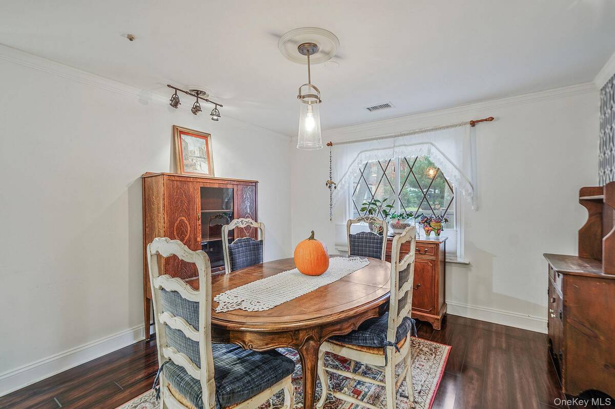 #9 photo, 320 Woodland Court, サフォーク郡 Coram , NY 11727