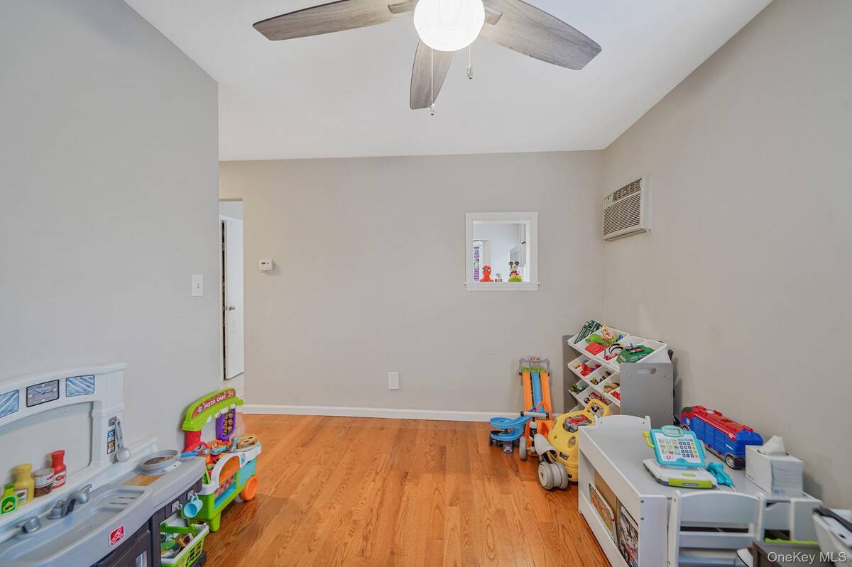 #14 photo, 4 Willow Road, Rocky Point , NY 11778