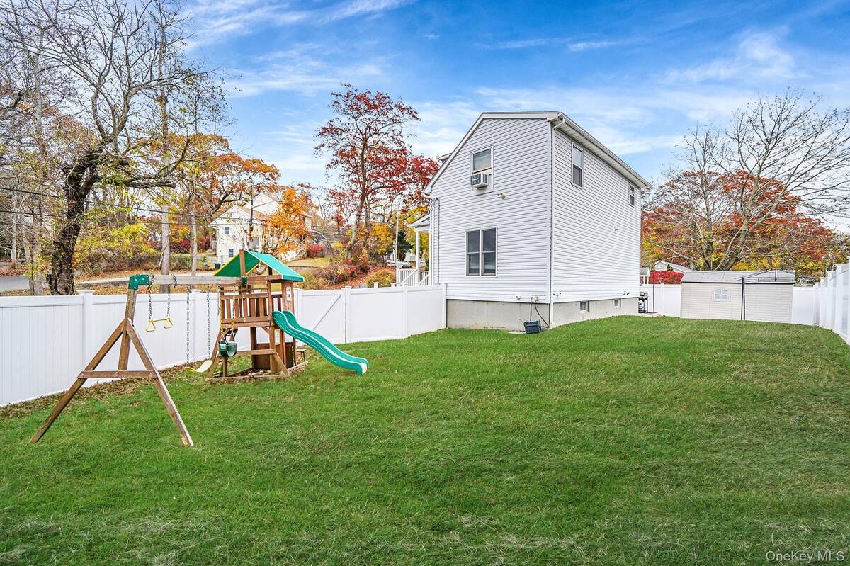 #24 photo, 4 Willow Road, Rocky Point , NY 11778