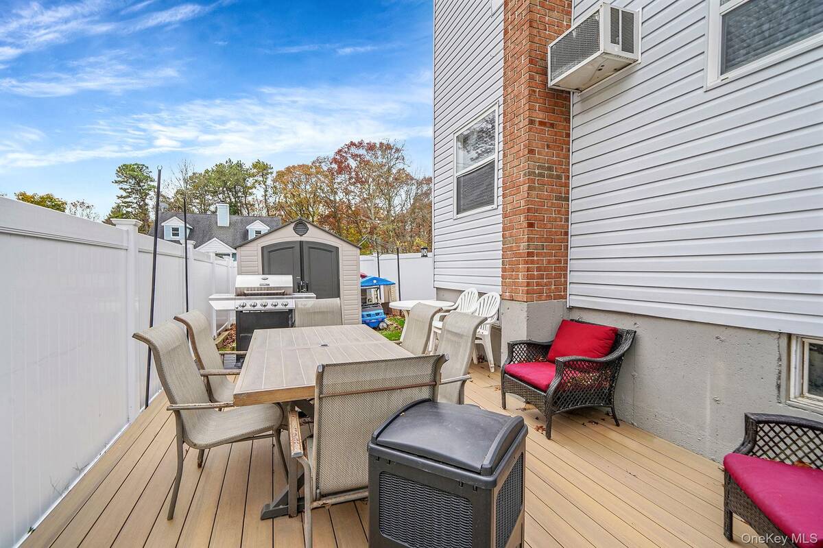 #27 photo, 4 Willow Road, Rocky Point , NY 11778