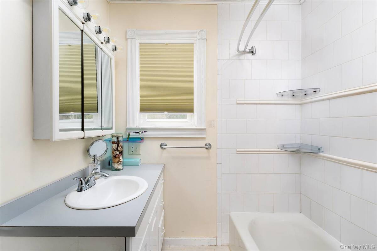 #16 photo, 20 Stony Road, Stony Brook , NY 11790