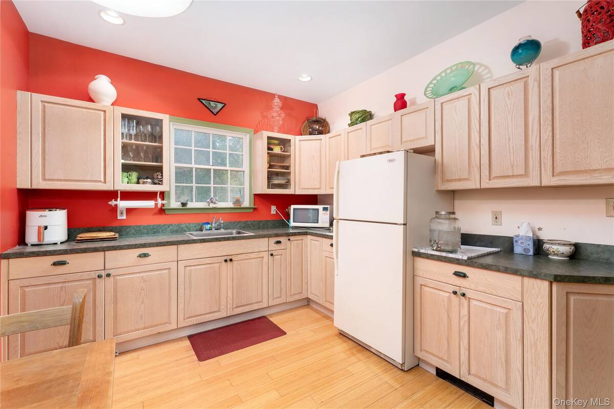 #19 photo, 20 Stony Road, Stony Brook , NY 11790