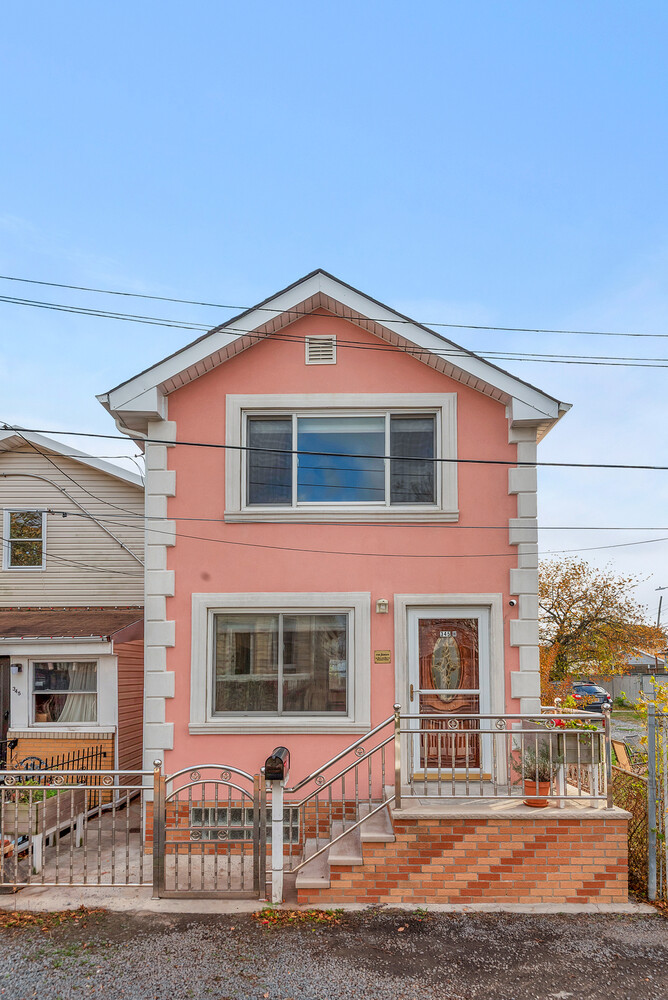 #11 photo, 345 DORMANS Court, Rockaway Beach , NY 11693