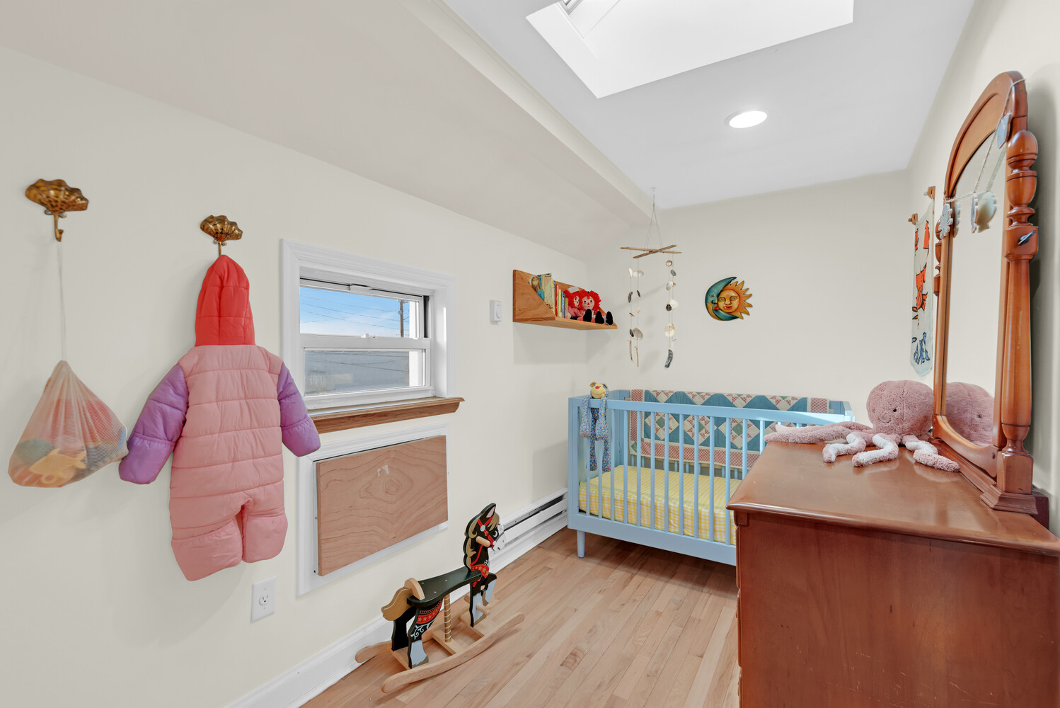 #5 photo, 345 DORMANS Court, Rockaway Beach , NY 11693