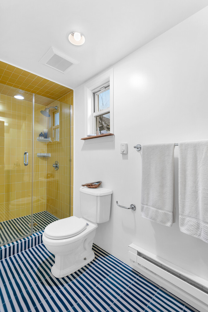 #8 photo, 345 DORMANS Court, Rockaway Beach , NY 11693