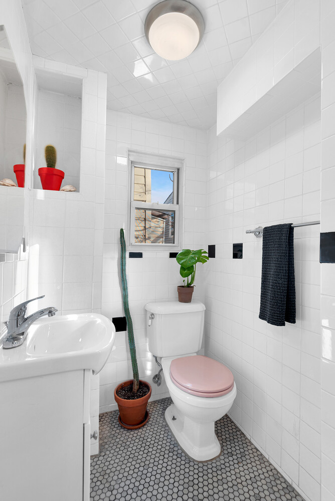 #9 photo, 345 DORMANS Court, Rockaway Beach , NY 11693