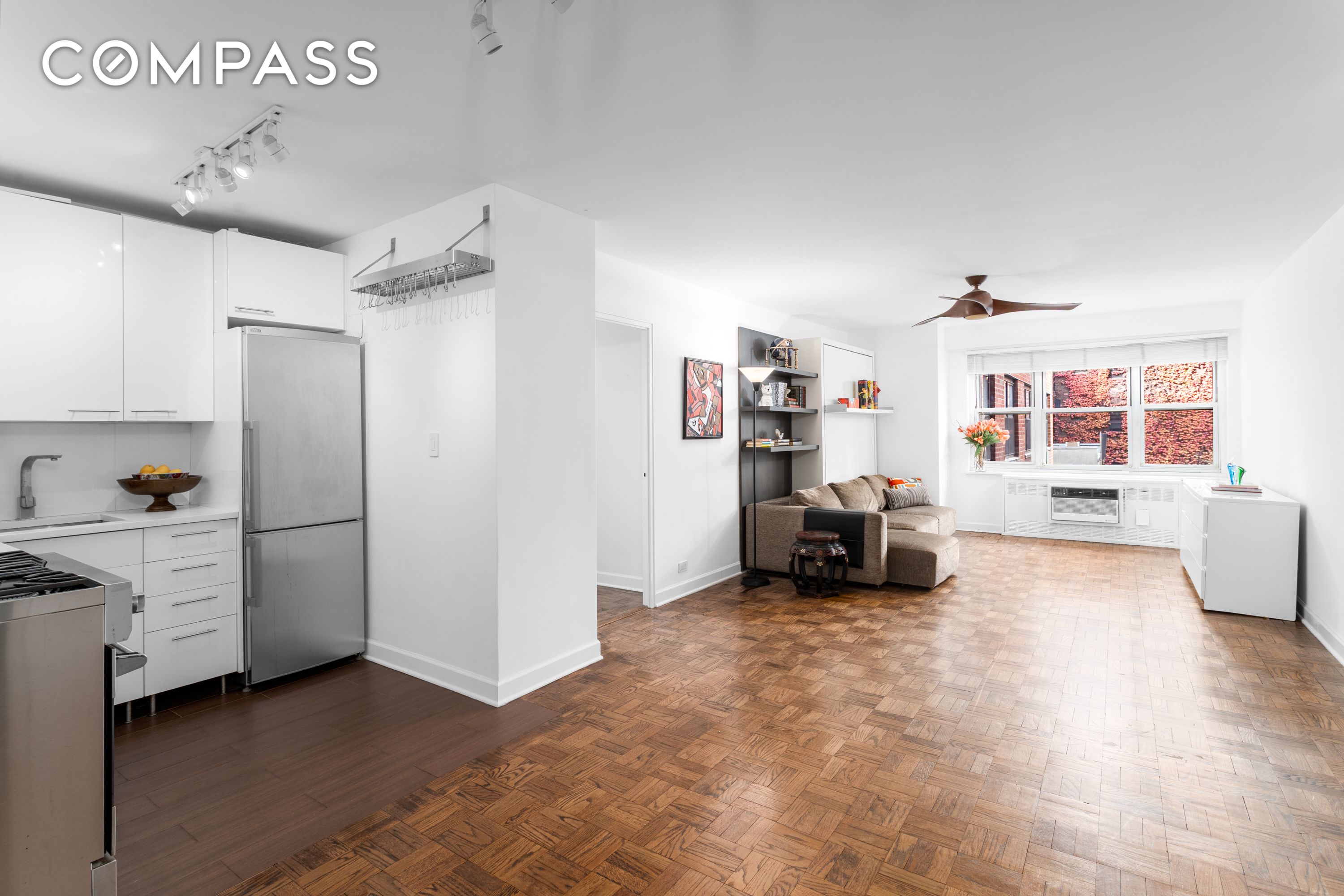 #3 photo, 251 E 51st Street, Midtown East , NY 10022