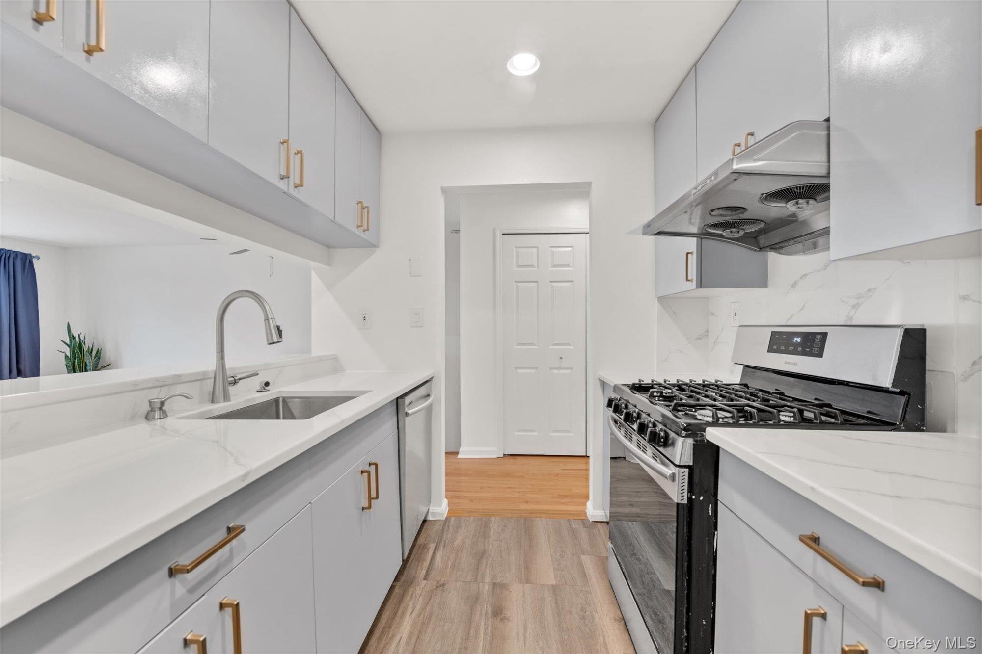 #5 photo, 242-29A Oak Park Drive, Douglaston , NY 11362