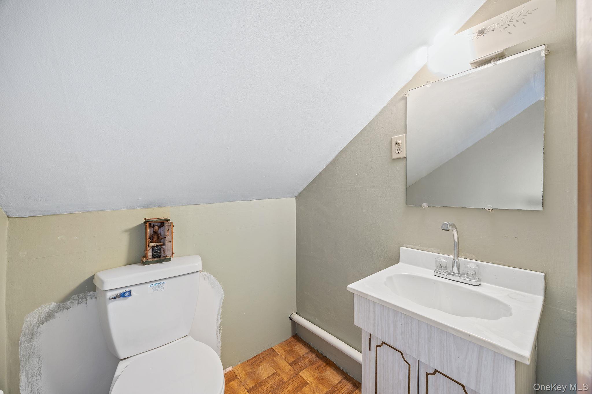 #19 photo, 88-30 Cooper Avenue, Glendale , NY 11385