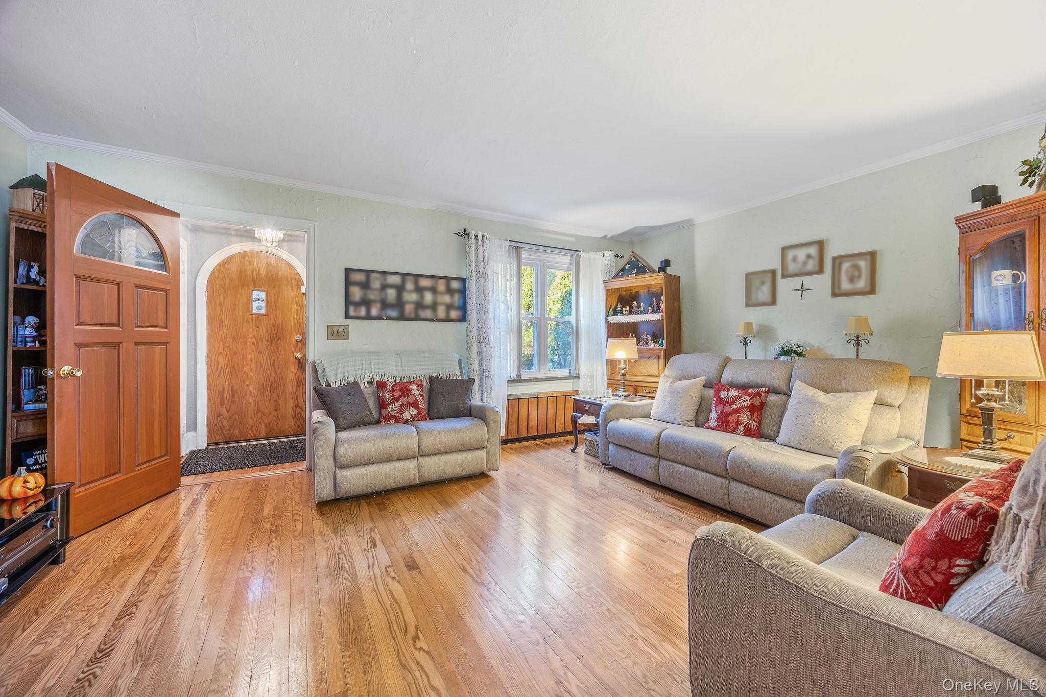 #5 photo, 88-30 Cooper Avenue, Glendale , NY 11385