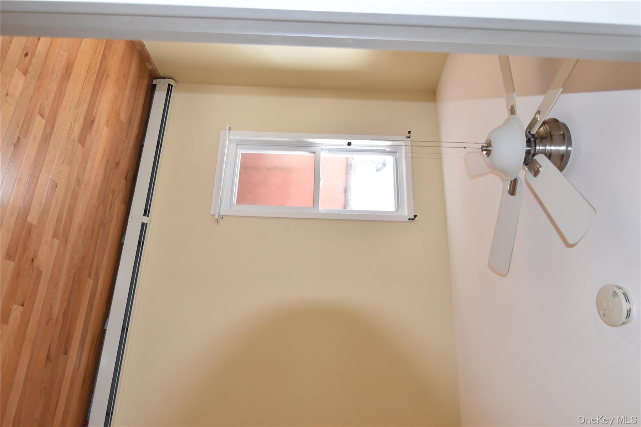 #5 photo, 32-60 85 st, East Elmhurst , NY 11370