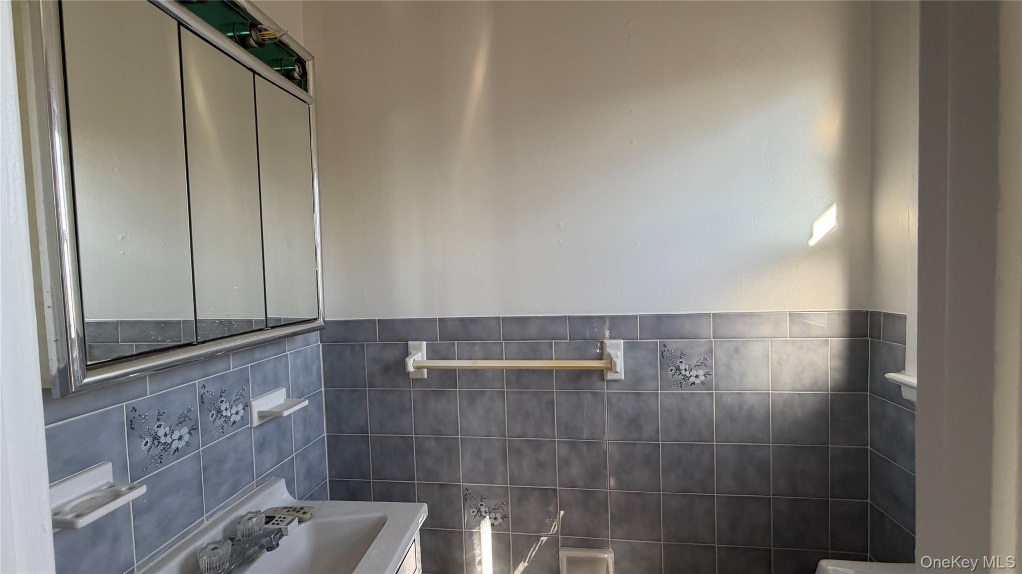 #19 photo, 141-33 255th Street, Rosedale , NY 11422