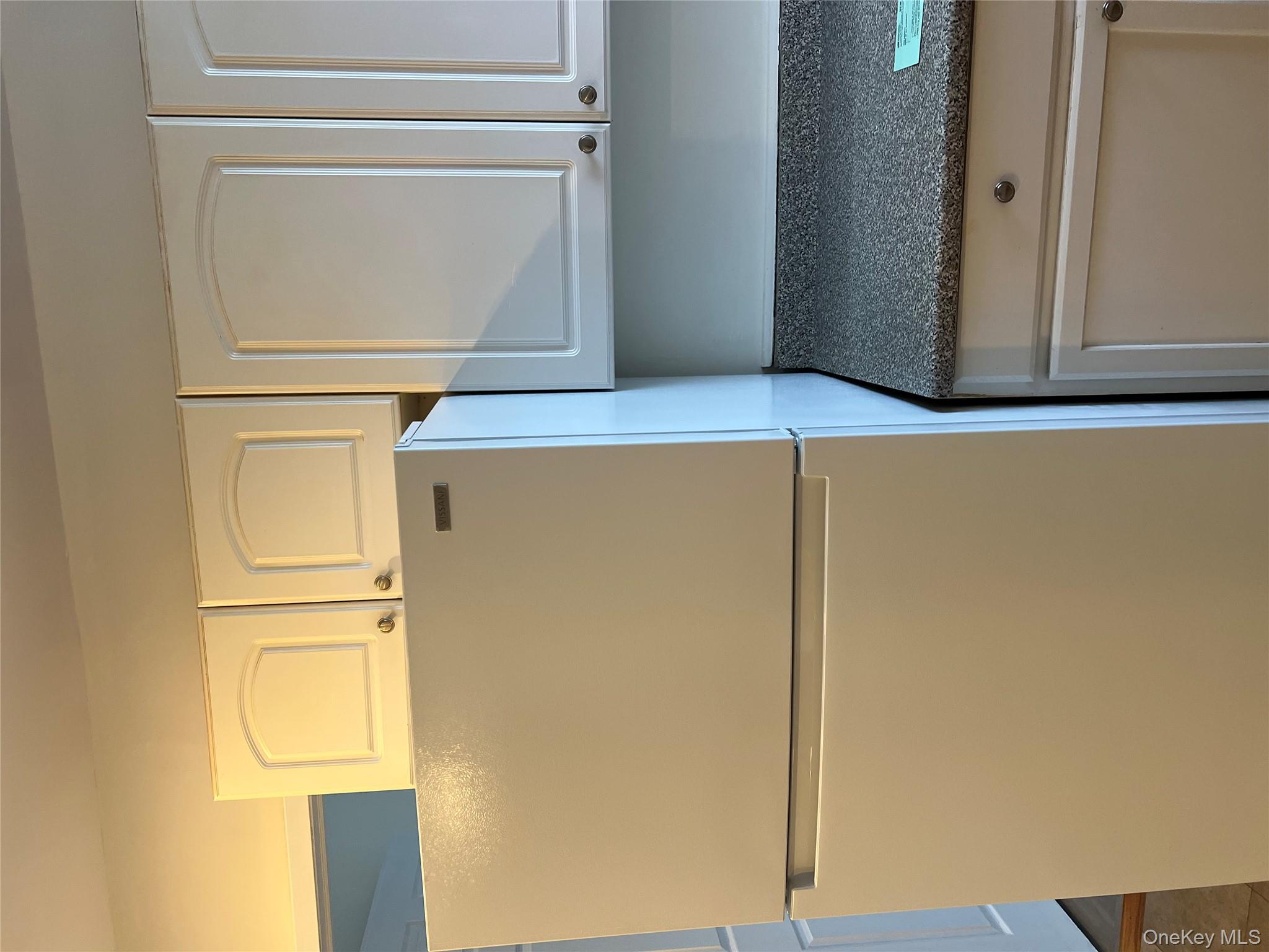 #4 photo, 741 Clocks Boulevard, Massapequa , NY 11758