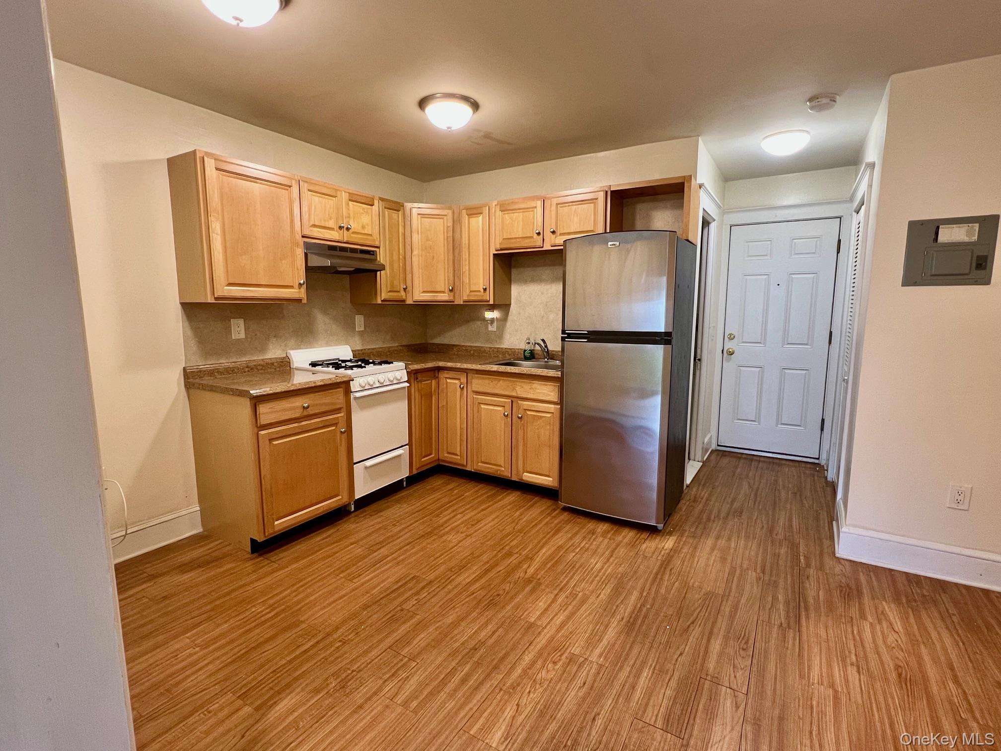 #6 photo, 185 East Lake Boulevard, Mahopac , NY 10541