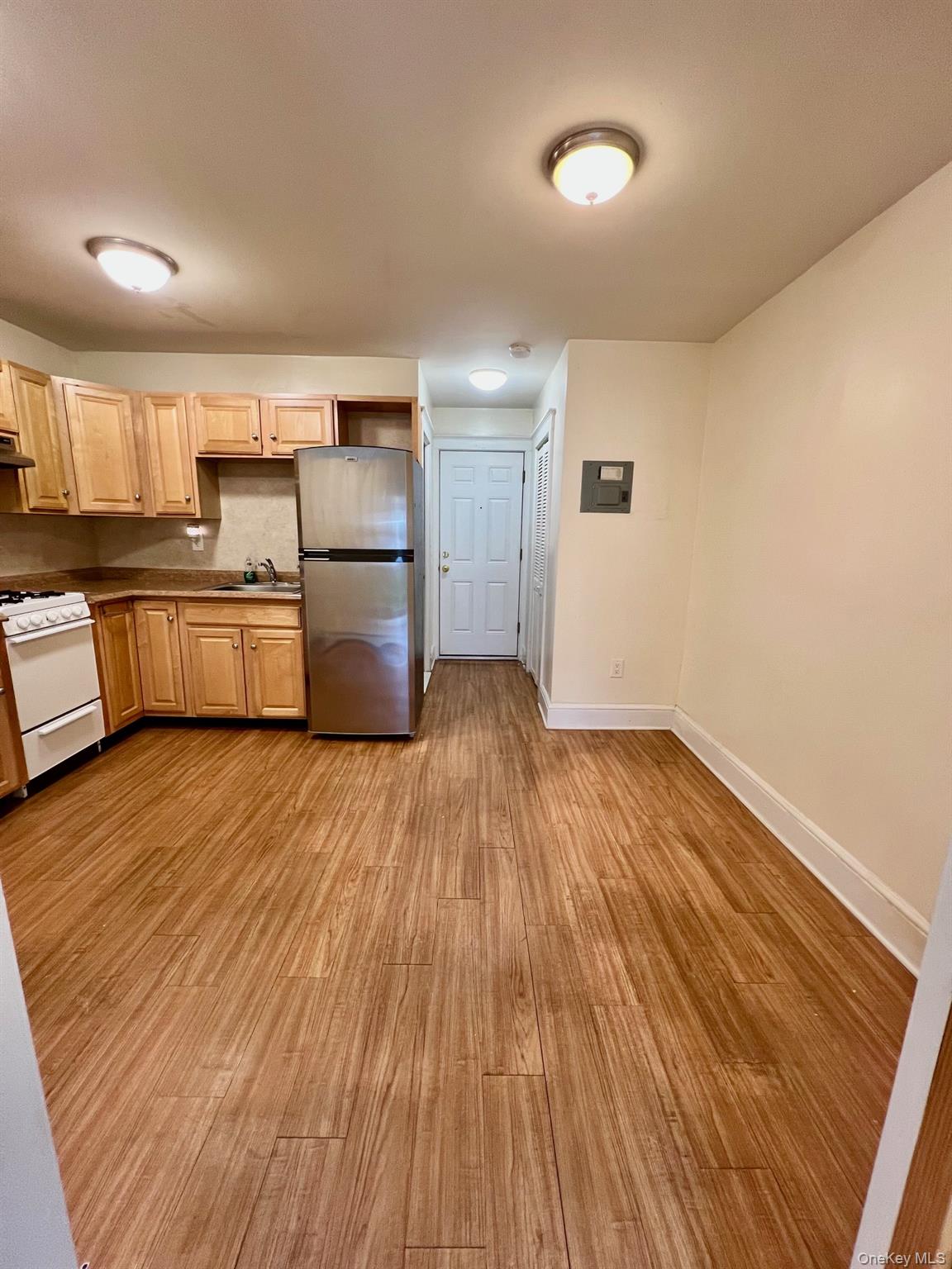 #7 photo, 185 East Lake Boulevard, Mahopac , NY 10541