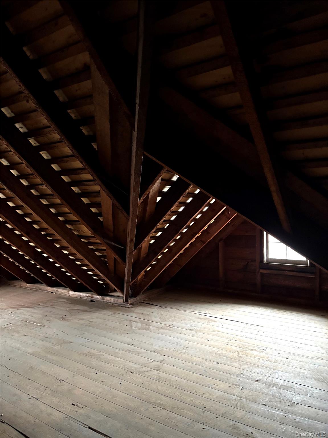 #8 photo, 558 Locust Avenue, Port Chester , NY 10573