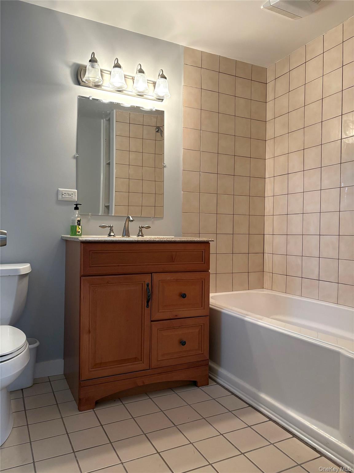 #8 photo, 558 Locust Avenue, Port Chester , NY 10573