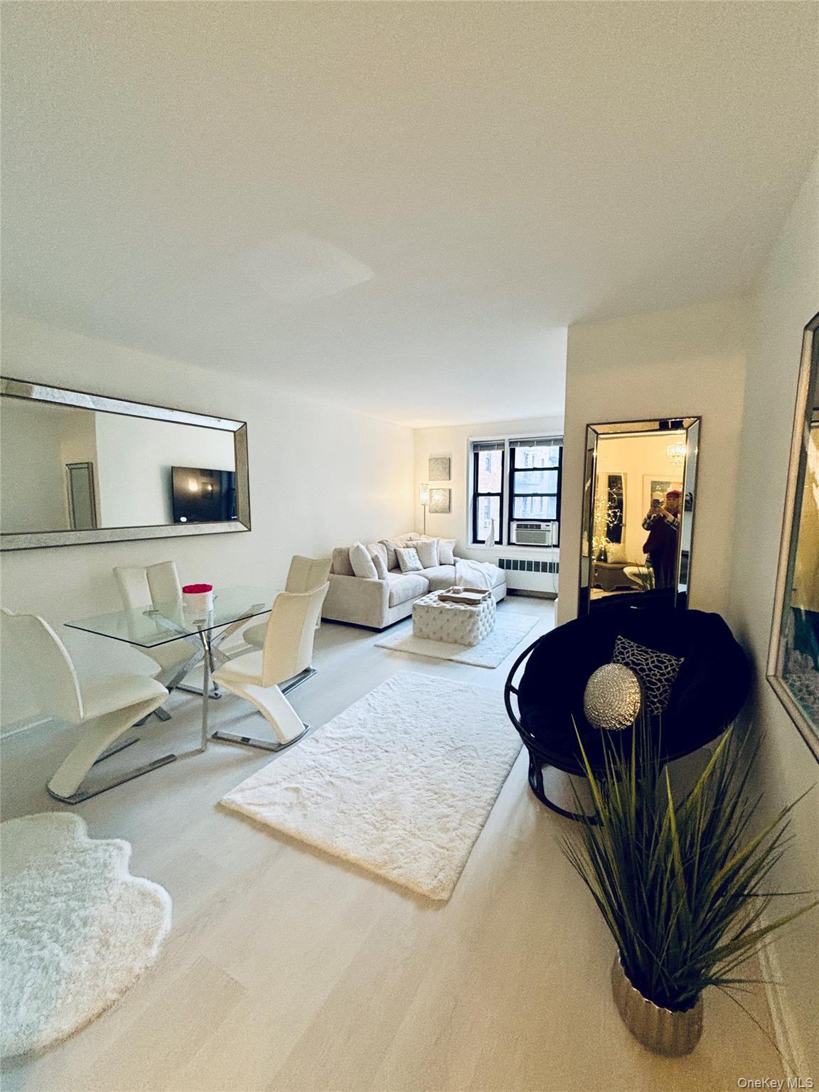 #10 photo, 16 N Broadway, White Plains , NY 10601