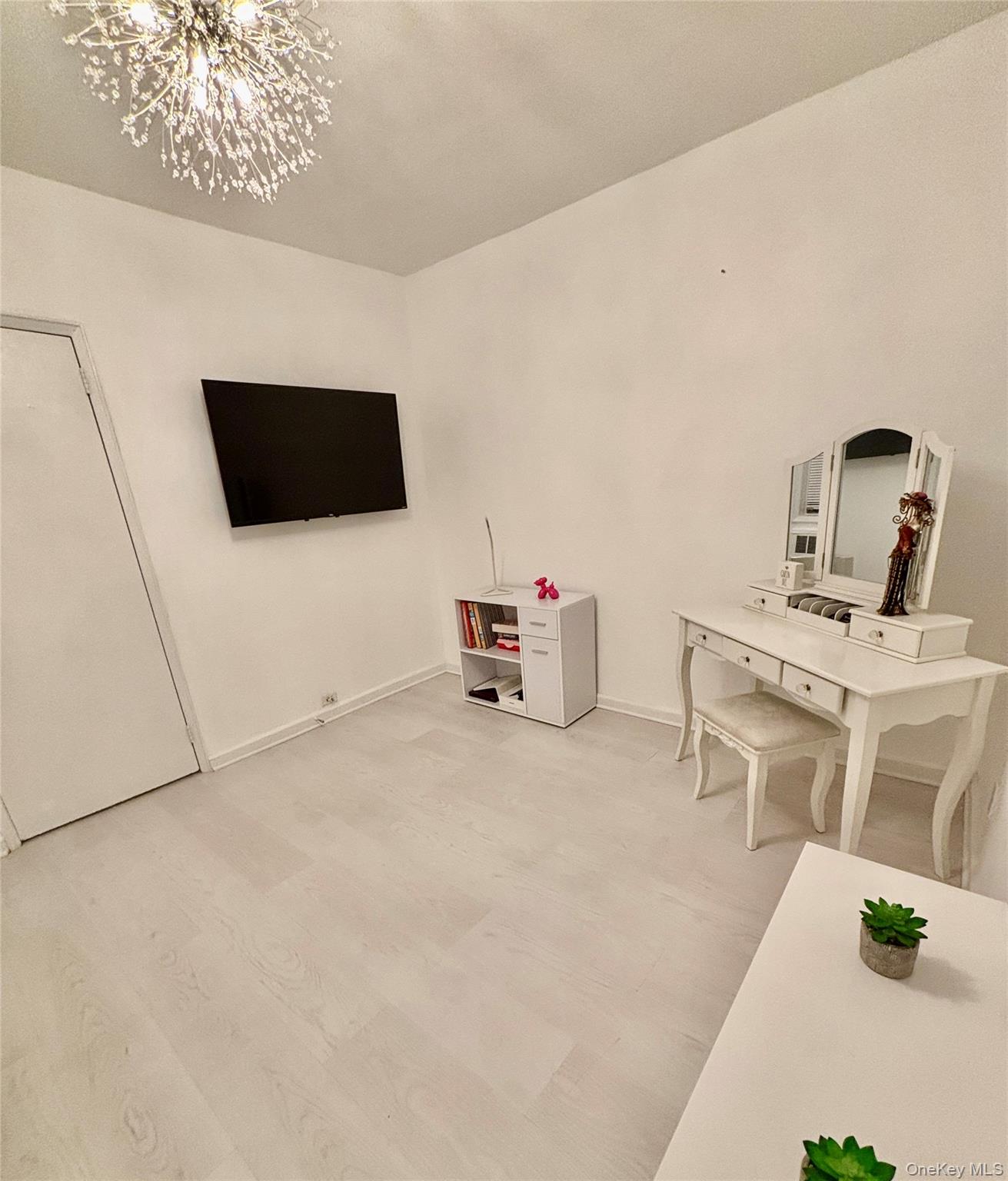 #16 photo, 16 N Broadway, White Plains , NY 10601