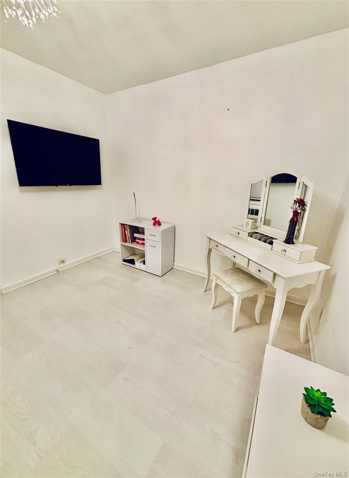 #19 photo, 16 N Broadway, White Plains , NY 10601