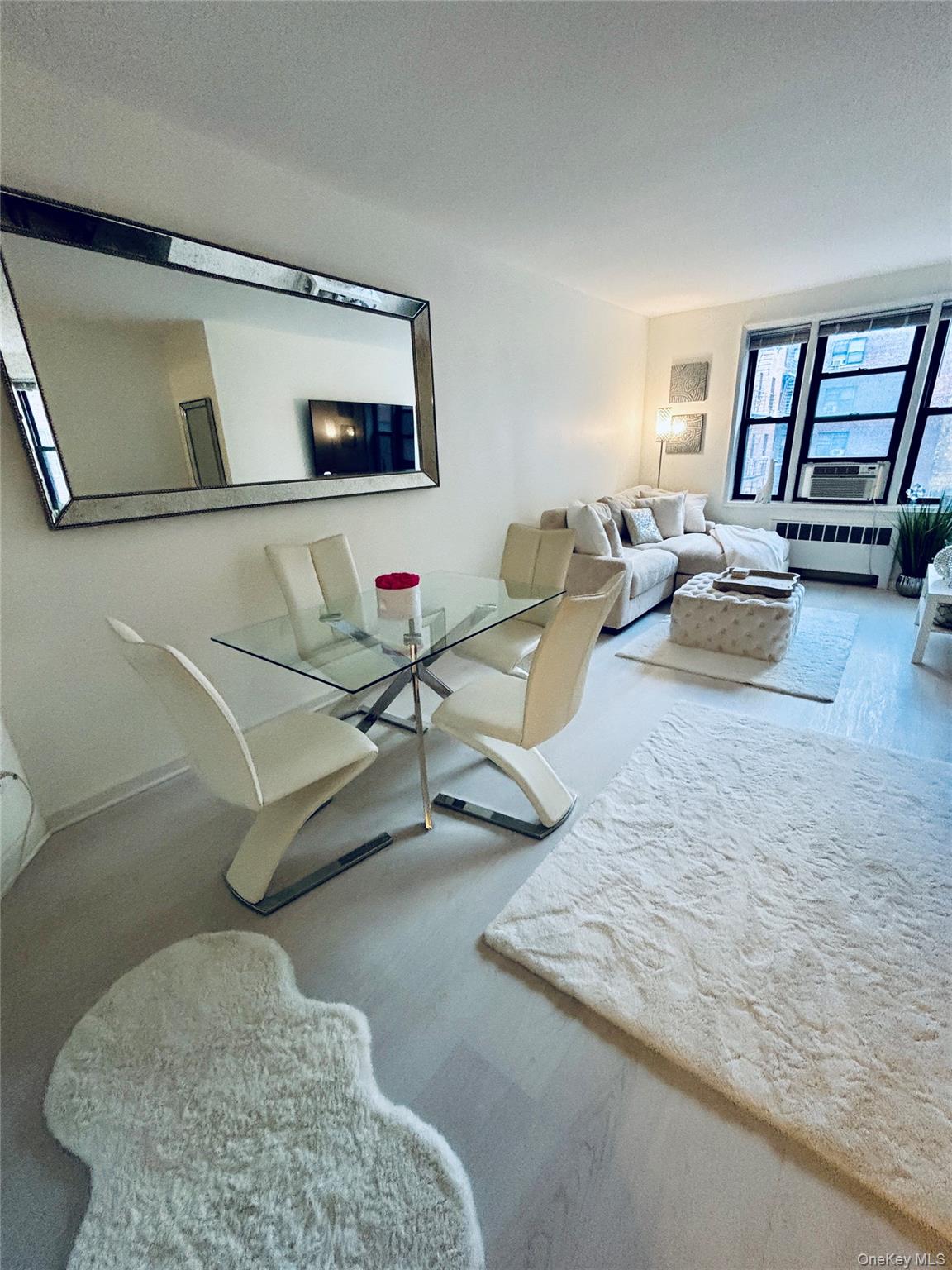 #8 photo, 16 N Broadway, White Plains , NY 10601