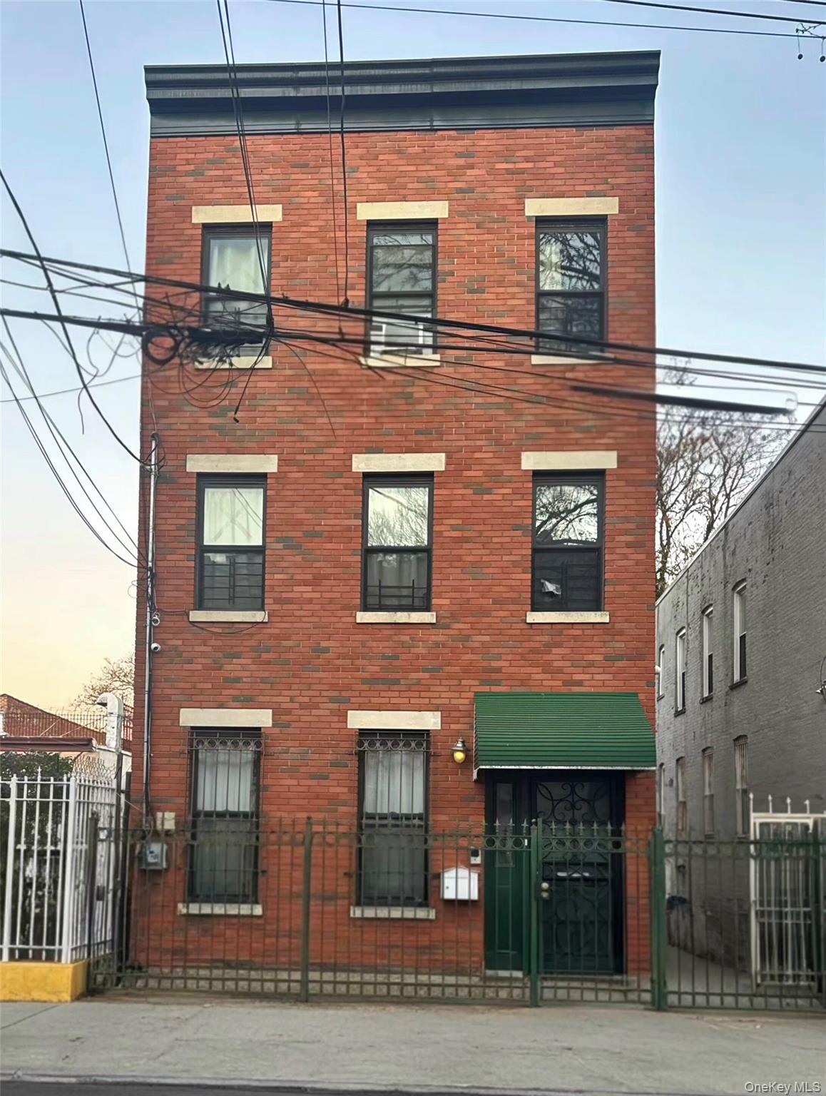 #1 photo, 425 Barbey Street, 브루클린 Brooklyn , NY 11207