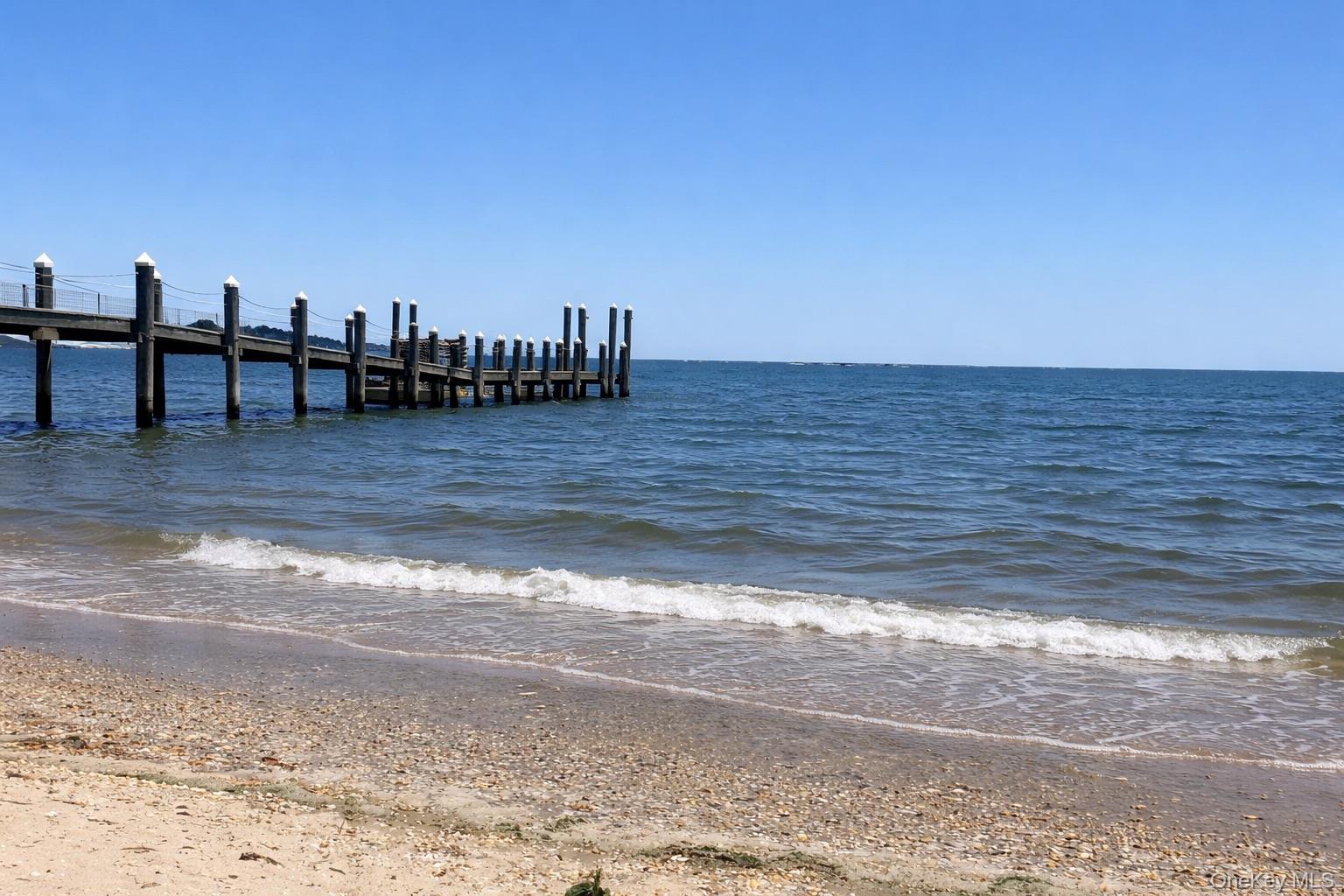 #19 photo, 13 Willow Shade Avenue, Саффолк ‖ East Quogue , NY 11942