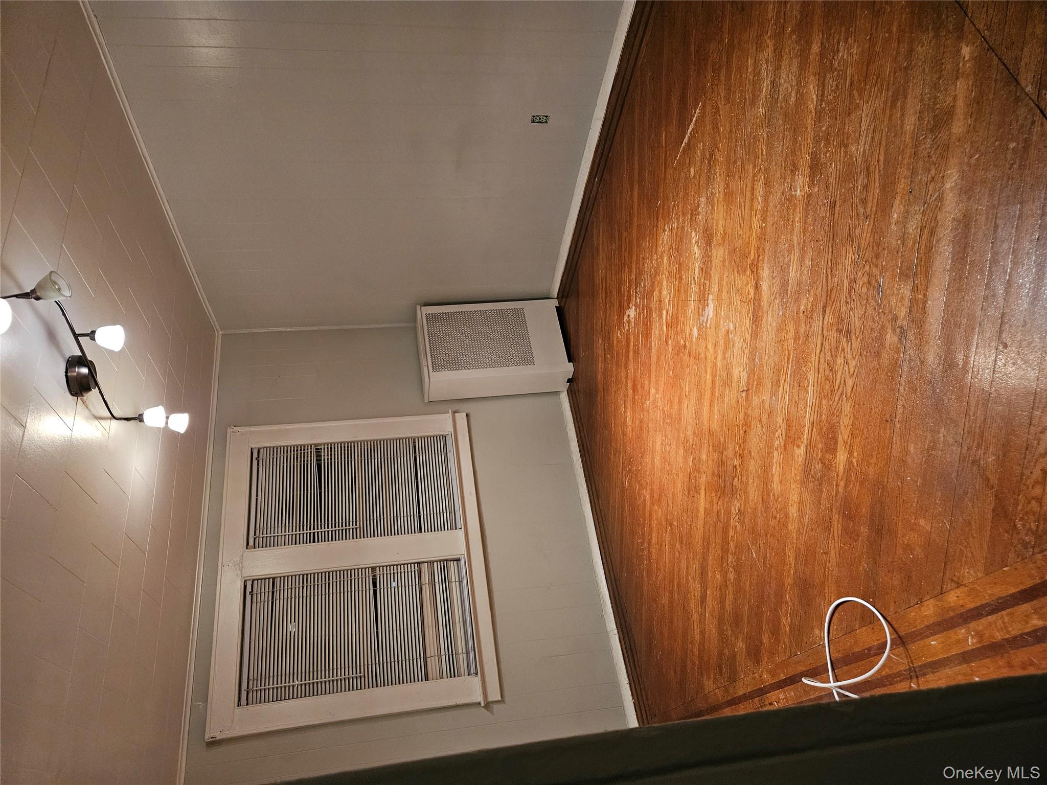 #3 photo, 19030 103rd ave, Hollis , NY 11423