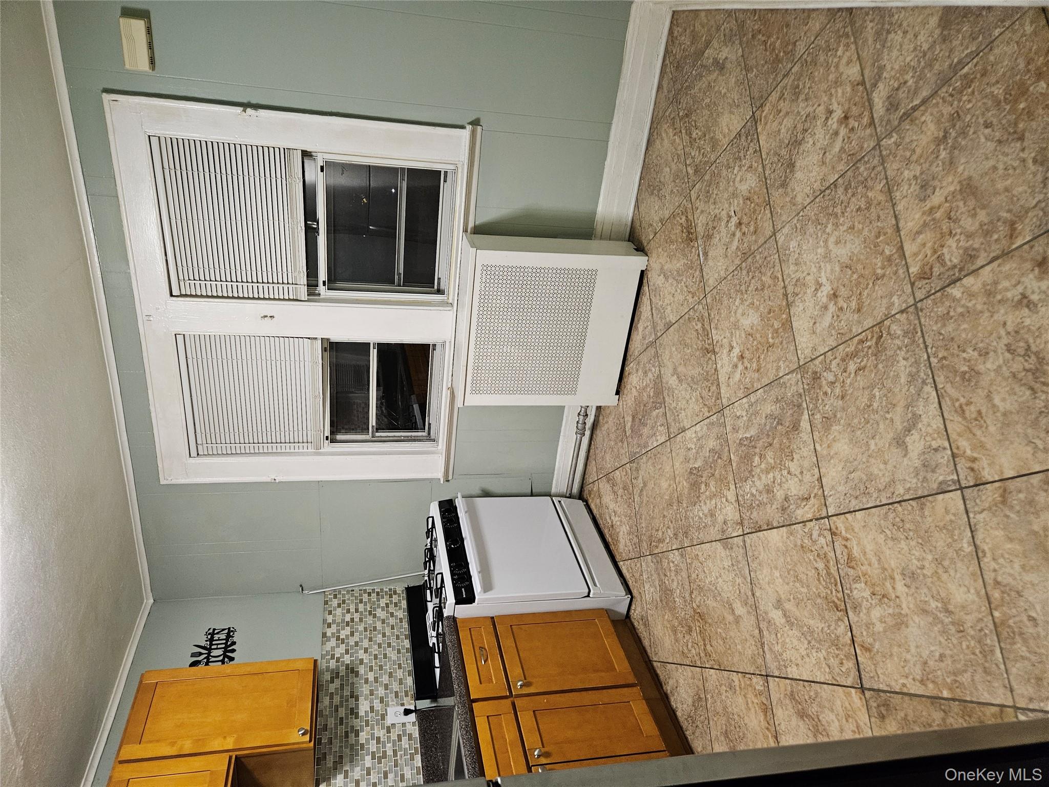 #6 photo, 19030 103rd ave, Hollis , NY 11423