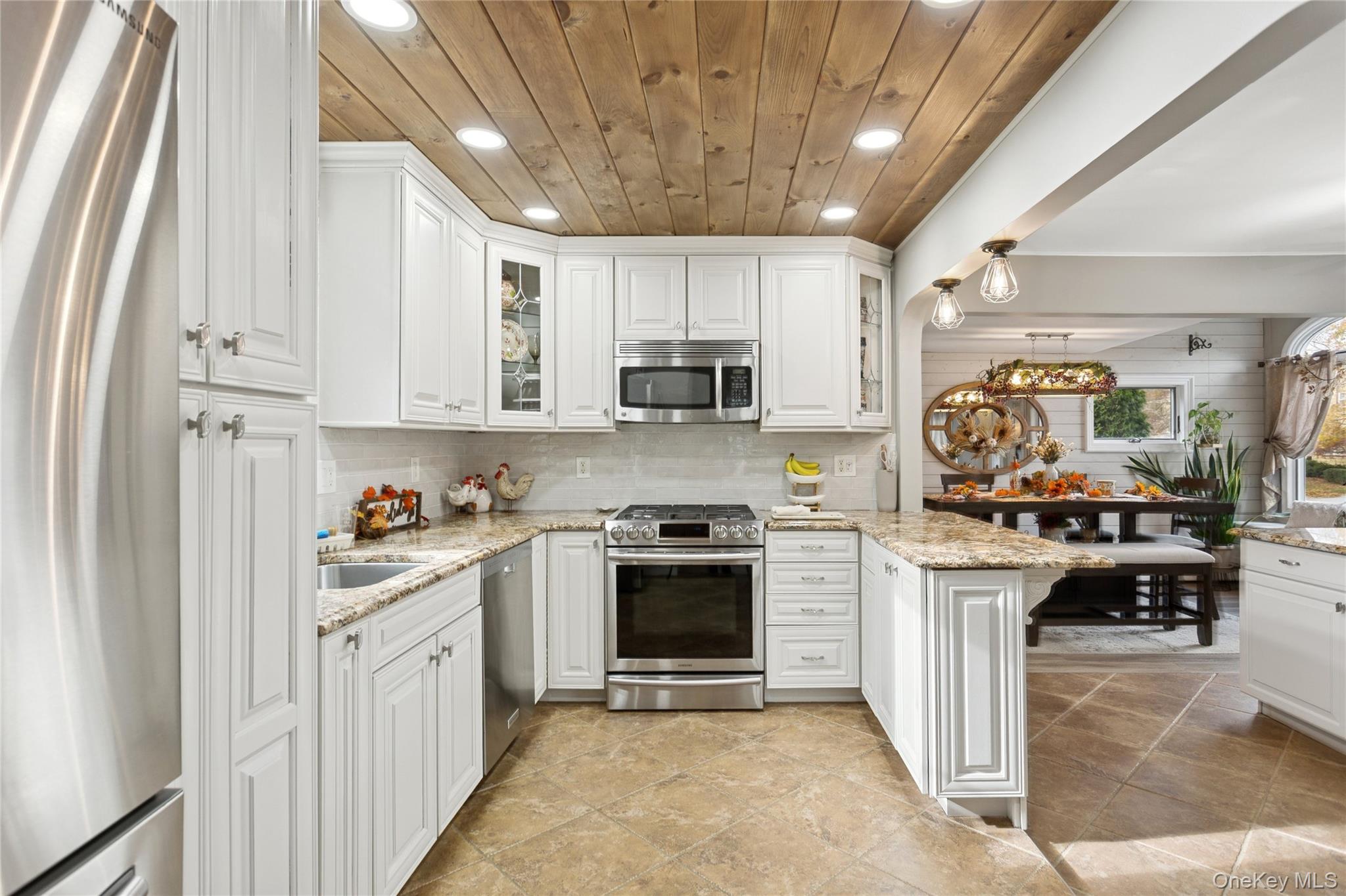 #12 photo, 2490 Orange Street, Bellmore , NY 11710