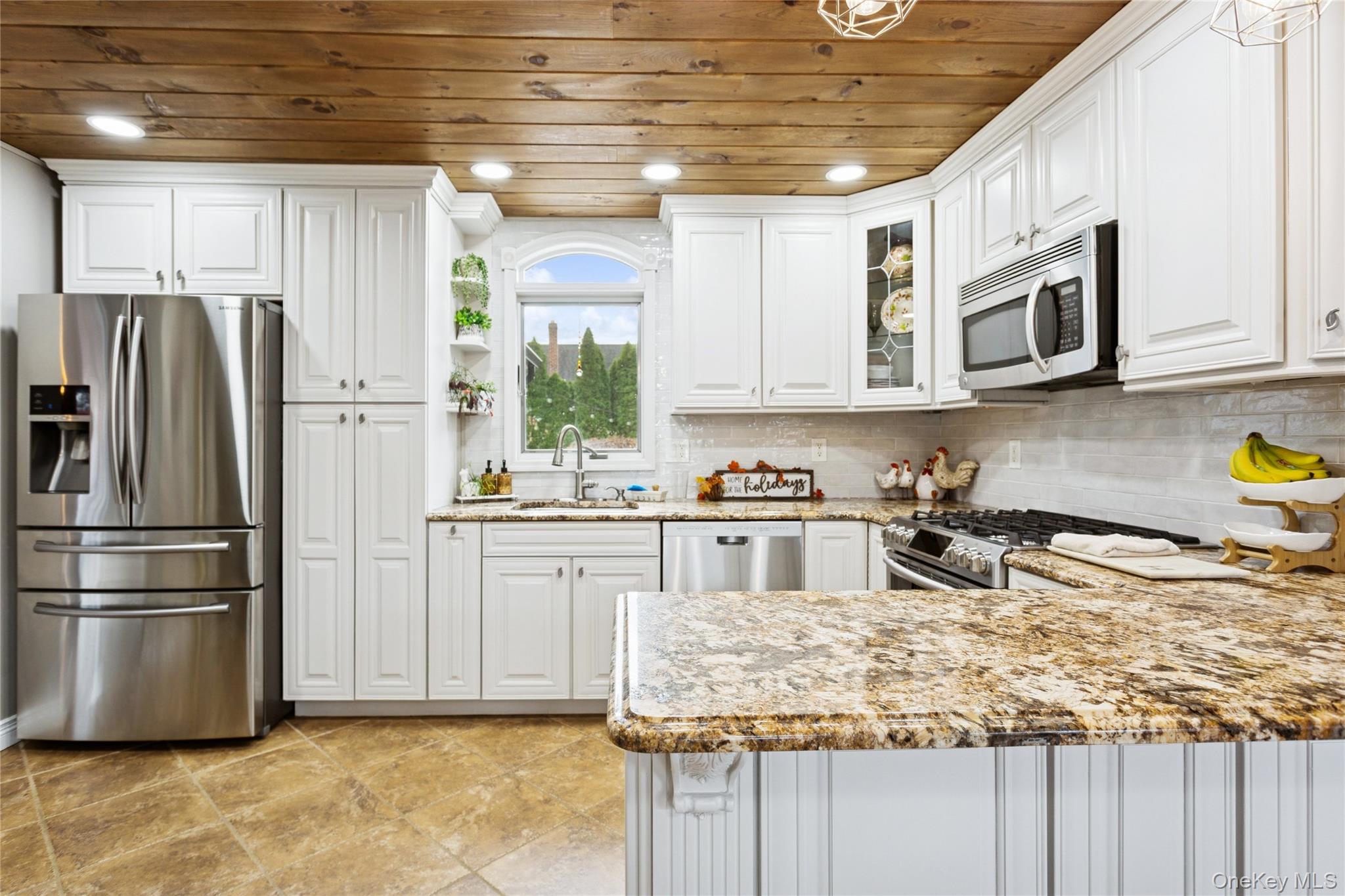 #13 photo, 2490 Orange Street, Bellmore , NY 11710