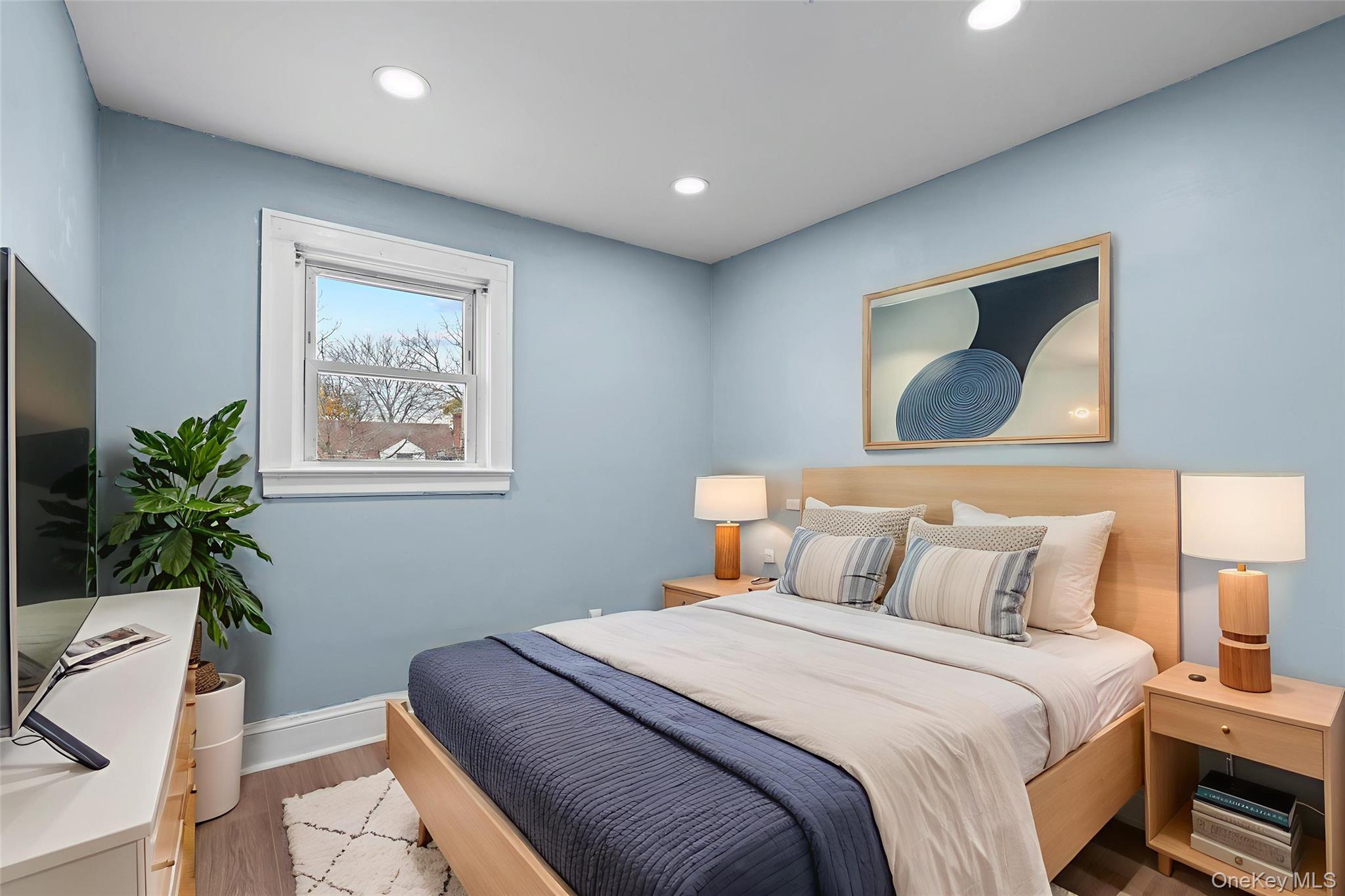 #10 photo, 28 Cornwall Lane, Hempstead , NY 11550