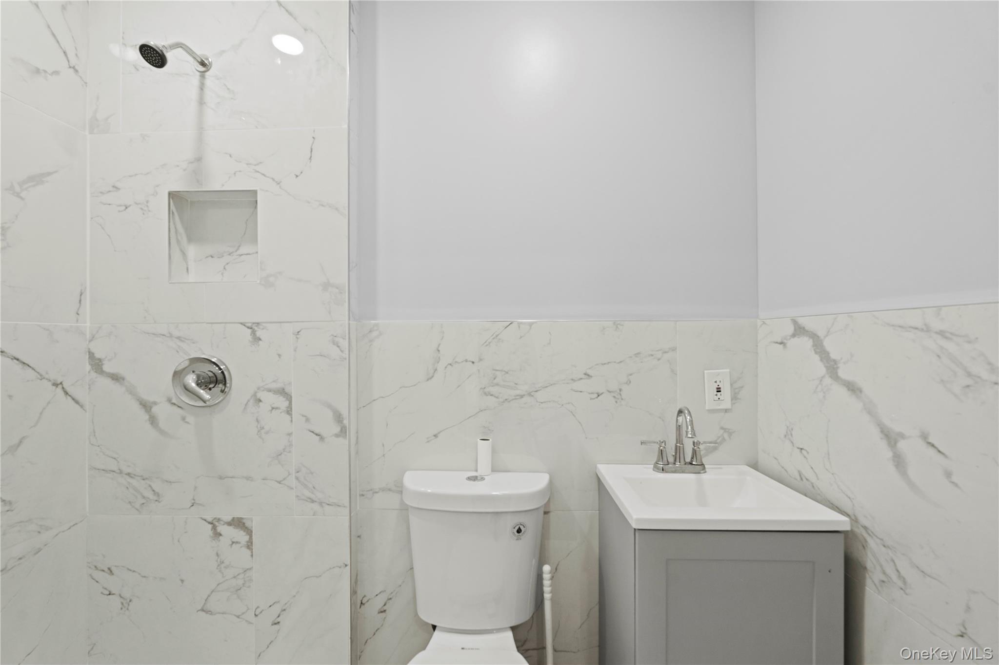 #5 photo, 28 Cornwall Lane, Hempstead , NY 11550