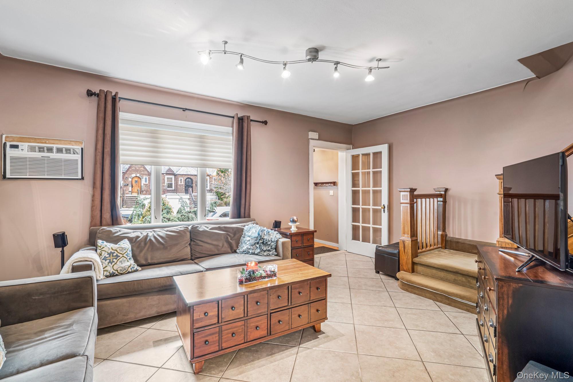 #4 photo, 151-35 20th Road, Whitestone , NY 11357