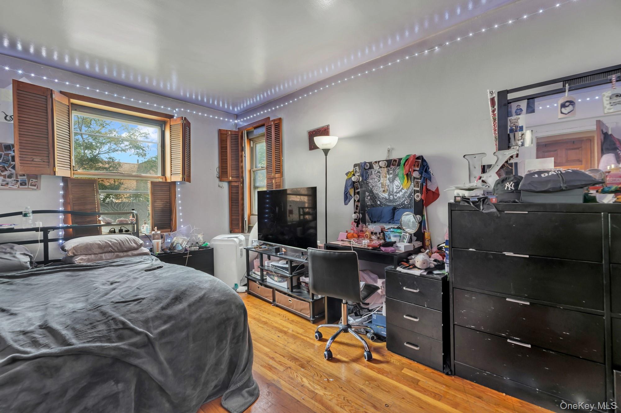 #13 photo, 800 Grand Concourse, Bronx , NY 10451