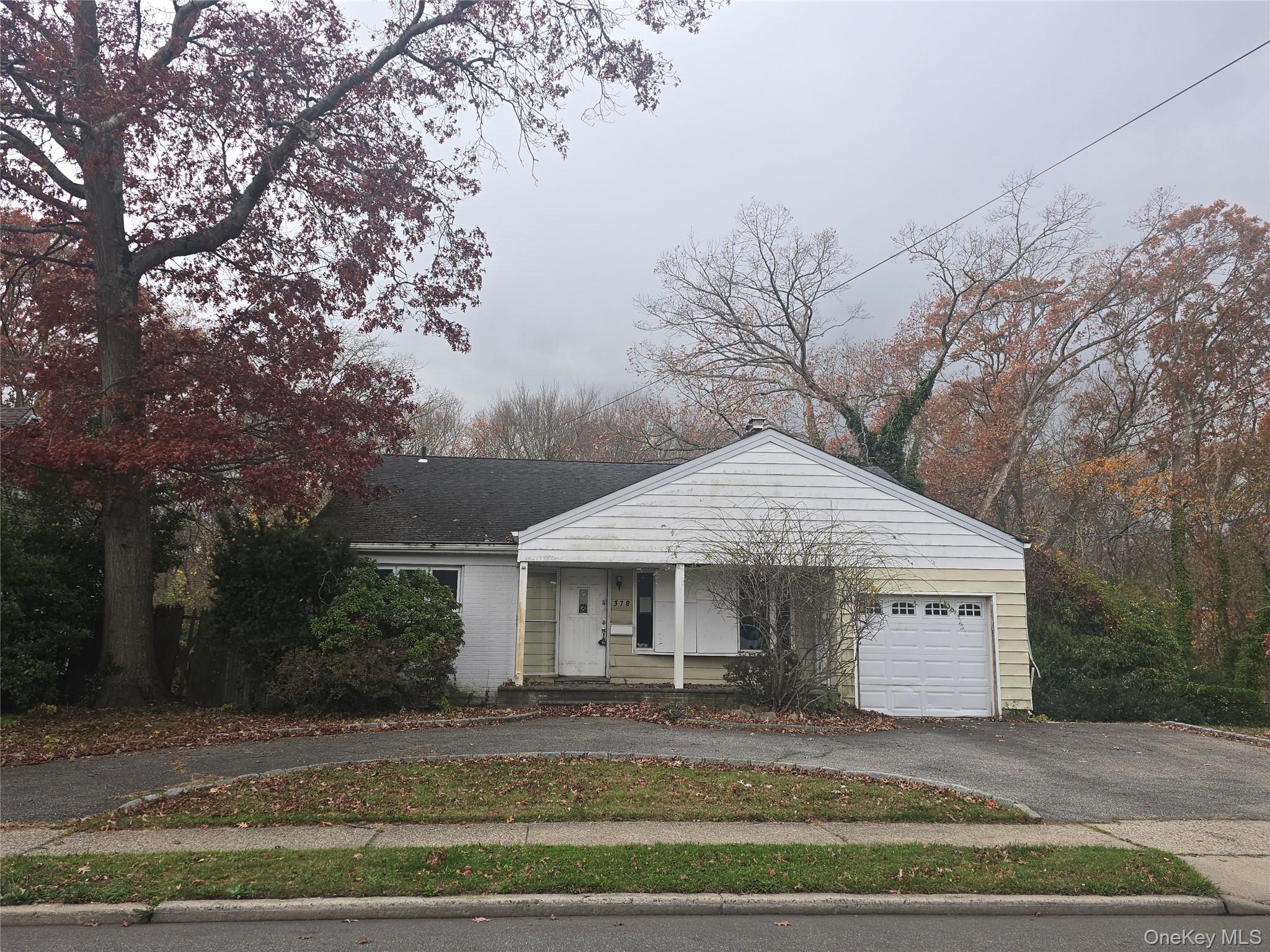 #1 photo, 378 Lakeshore Boulevard, Massapequa Park , NY 11762